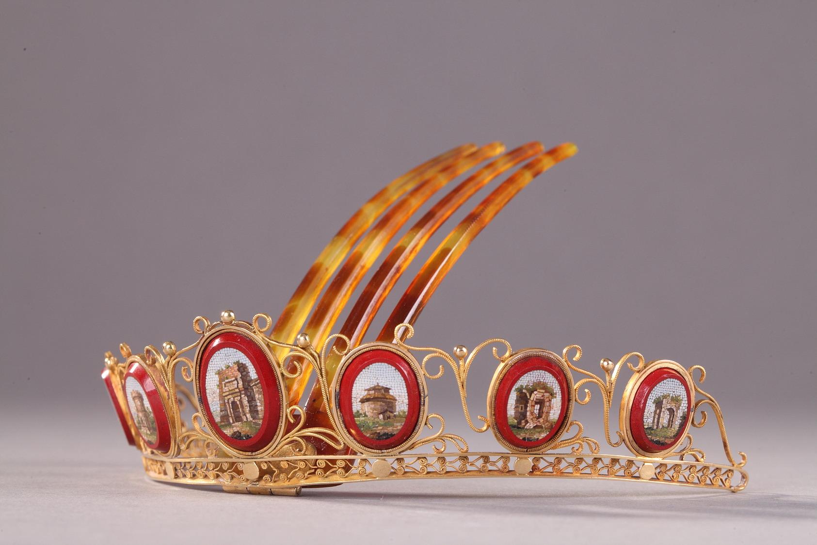 Empire-Kleiderbügel aus Gold mit Mikromosaik im Zustand „Gut“ im Angebot in Paris, FR