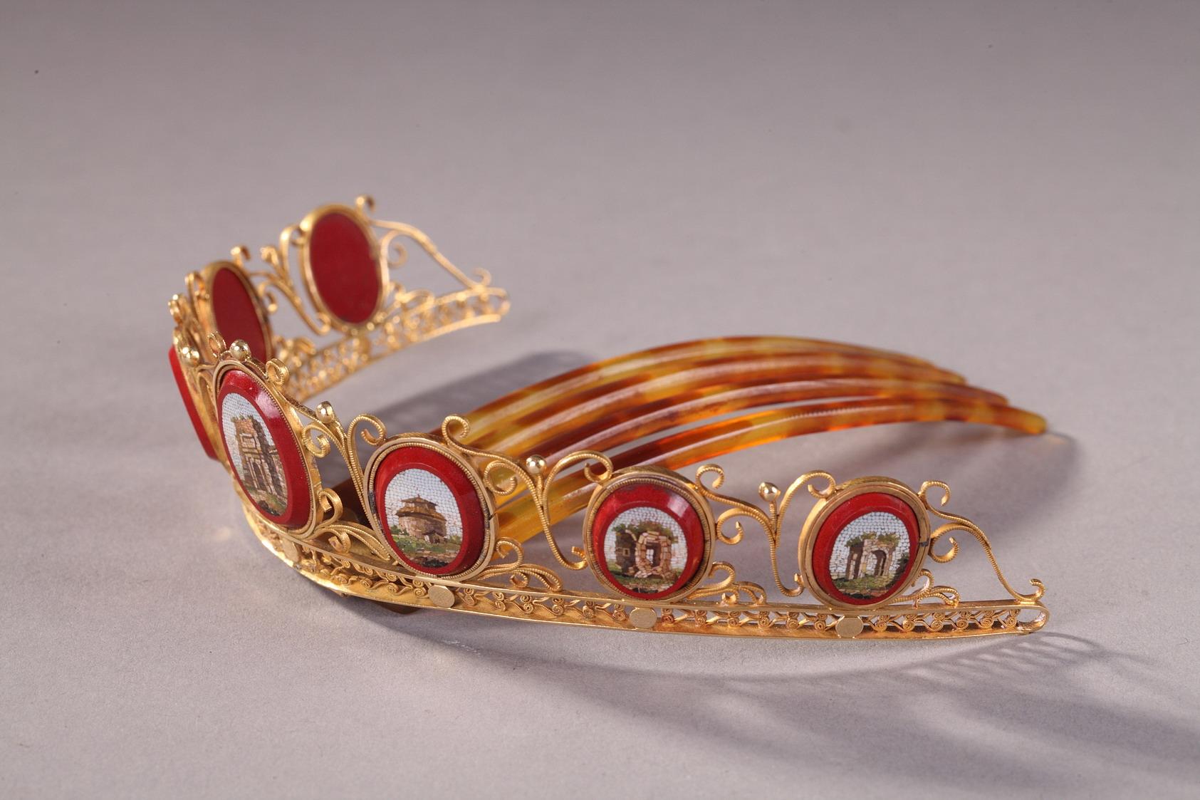 Diadem Comb in Gold with Micromosaic, Empire Period In Good Condition For Sale In Paris, FR