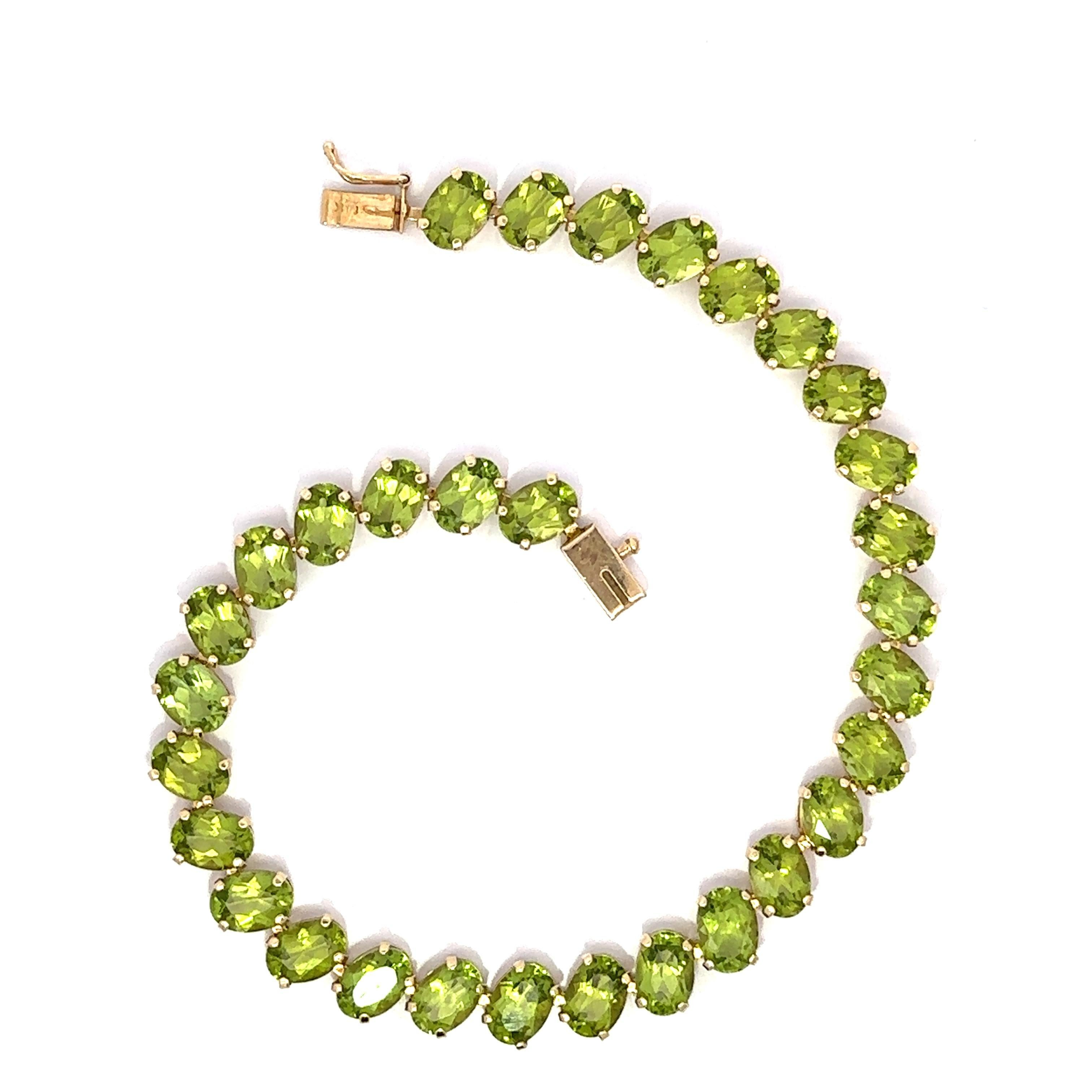 Bracelet de tennis en or jaune diagonal 29ctw Oval Rich Yellowish Green Peridot Pour femmes en vente
