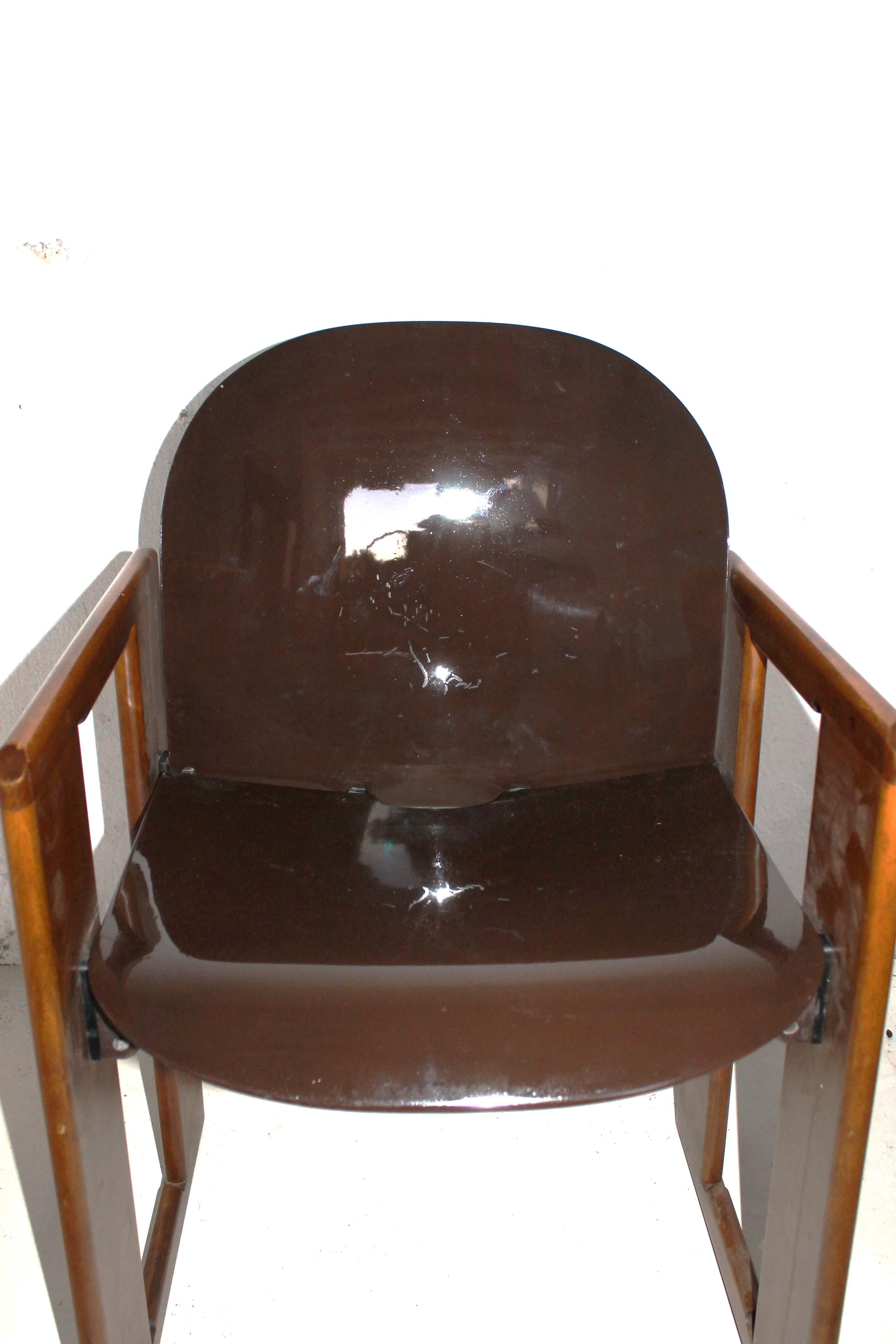 Brauner Stuhl 