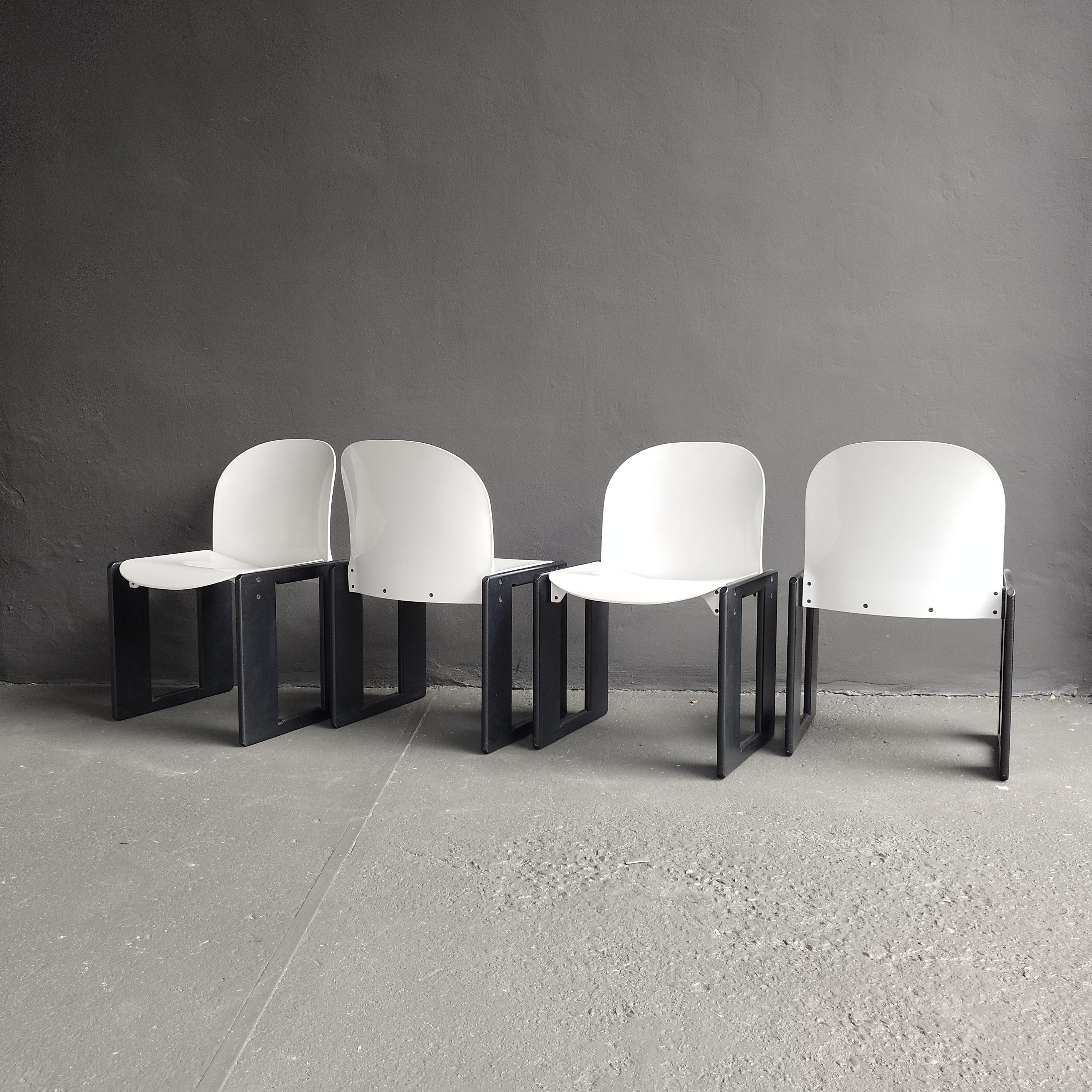 Dialogo chairs by Afra and Tobia Scarpa for B&B Italia In Excellent Condition For Sale In Milano, IT