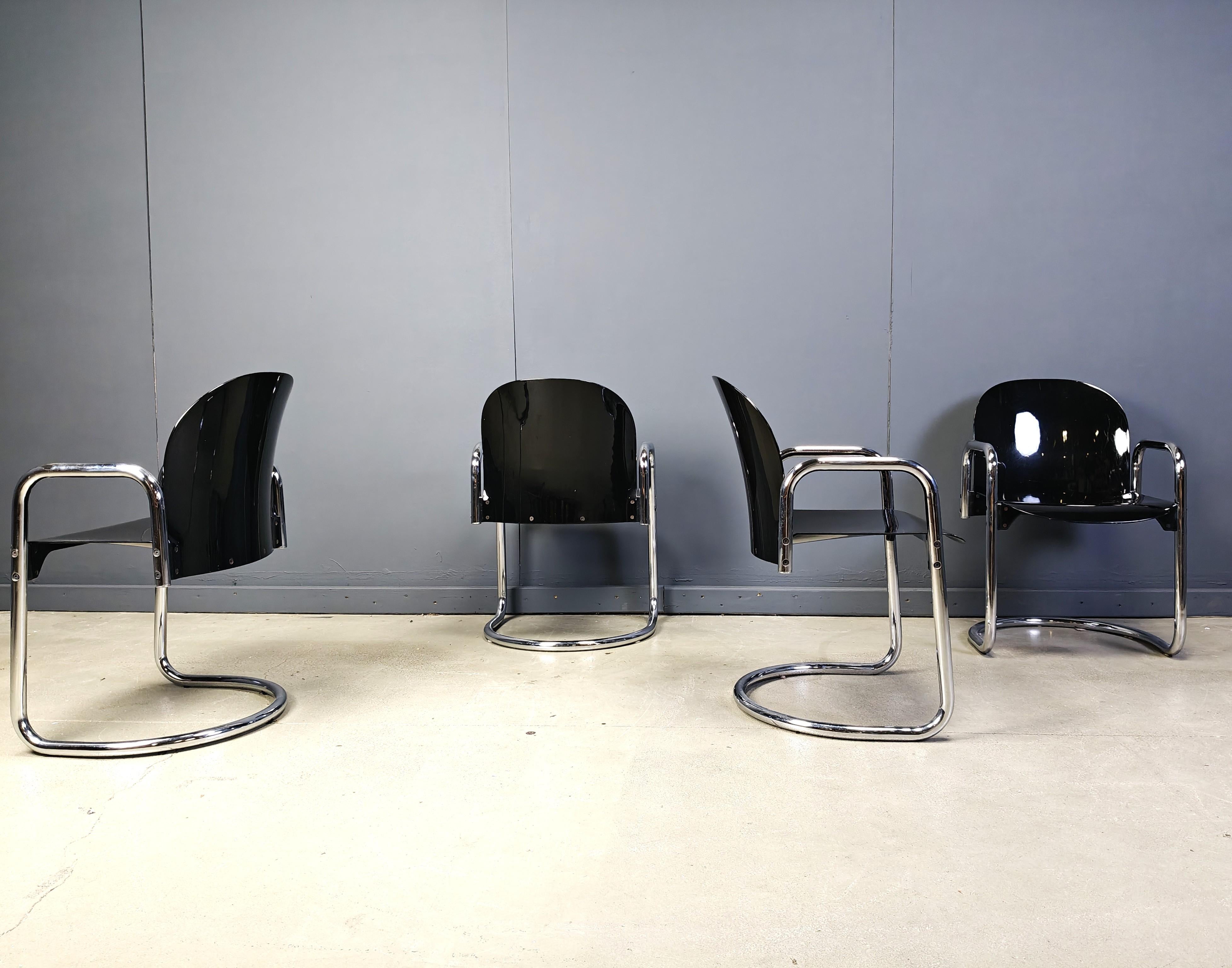 Dialogo dining chairs by Tobia Scarpa, 1970s - set of 4 In condizioni buone in vendita a Leuven, Vlaams Gewest