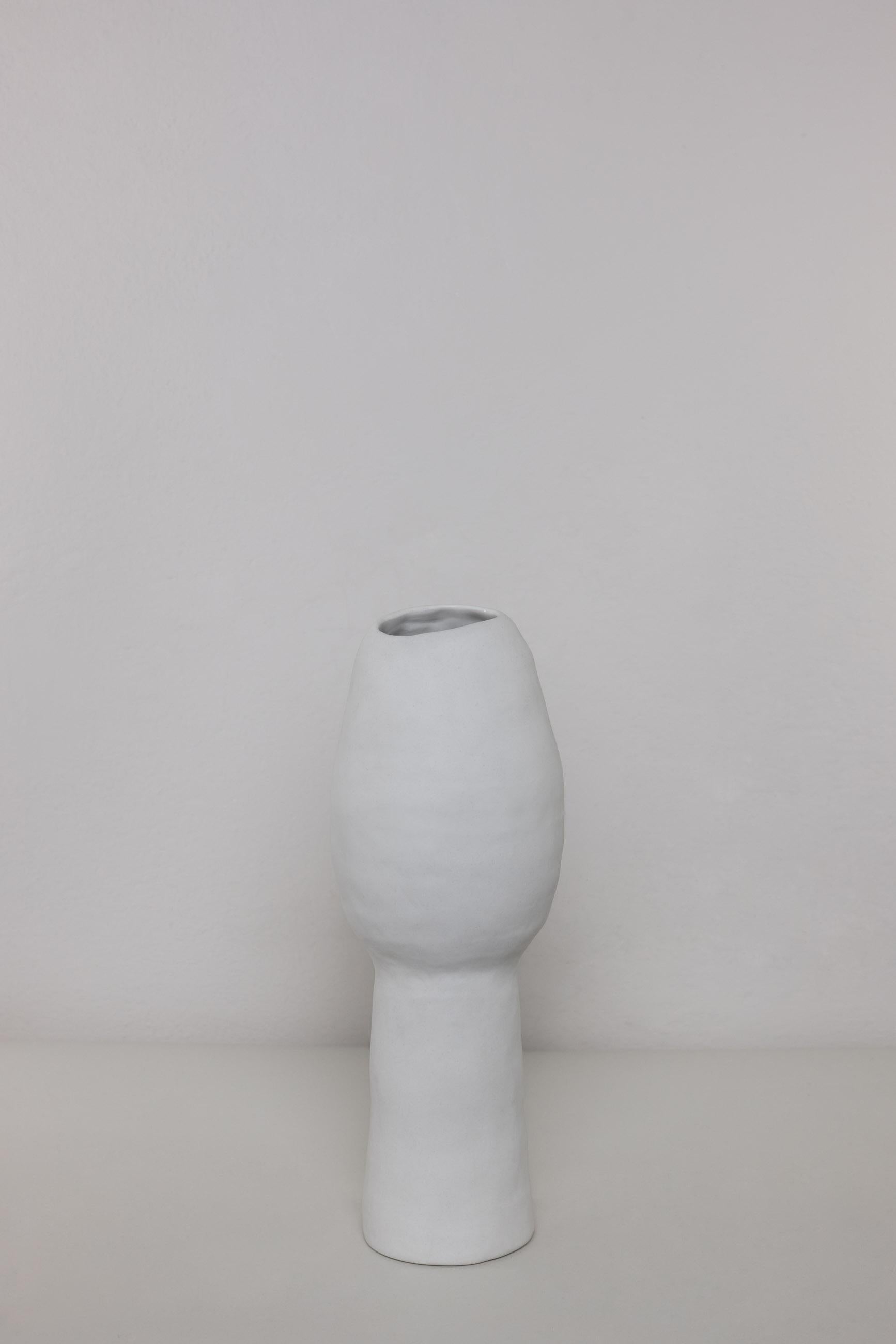 Organico moderno DIALOGUE 3 vaso, vaso in porcellana organica moderna fatto a mano, bianco in vendita