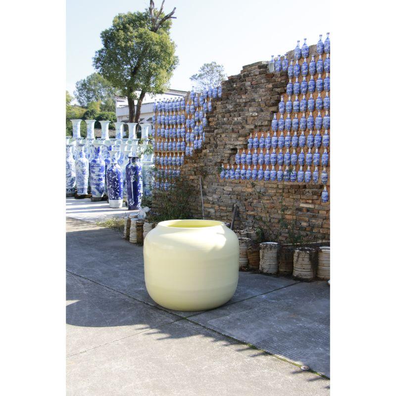 Jardinera mediana Dialogue con esmalte verde de Wl Ceramics Siglo XXI y contemporáneo en venta