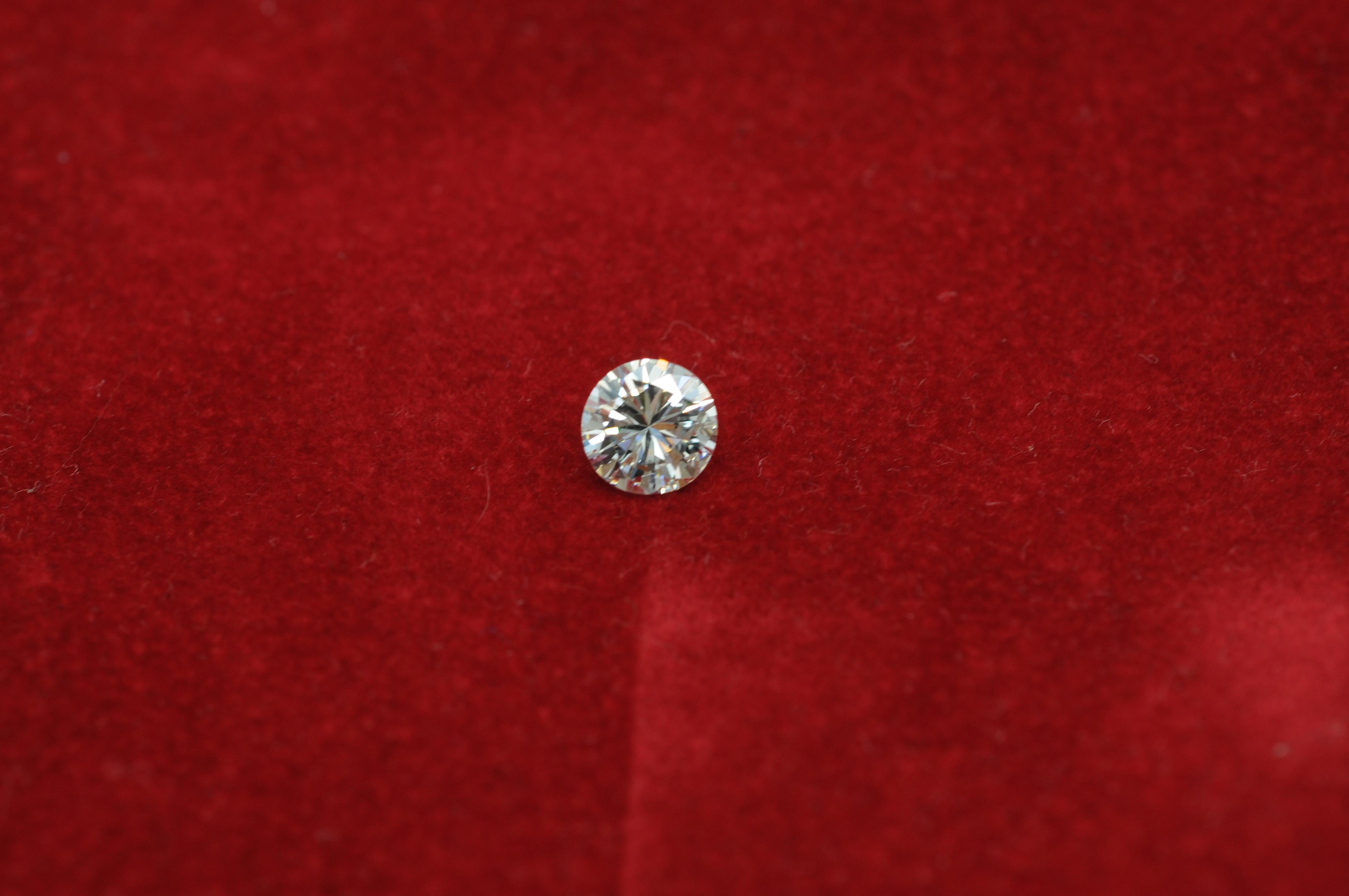 Chiarezza del diamante: (IF) internamente impeccabile Colore: top wesselton 1,06ct in vendita 8