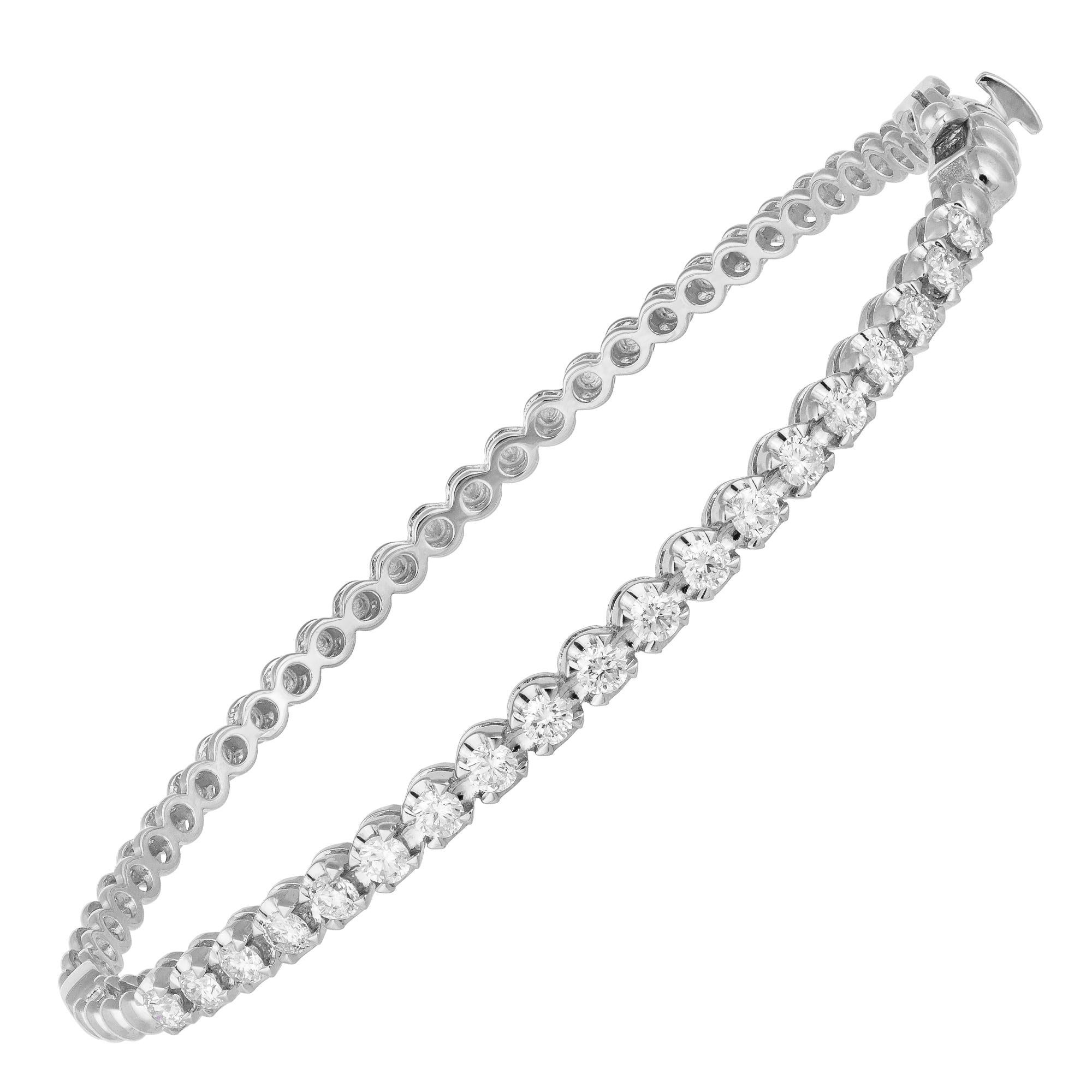 Round Cut Diamond Tennis Bangle Bracelet 18 Karat White Gold Diamond 0.98 Carat/19 Pieces For Sale