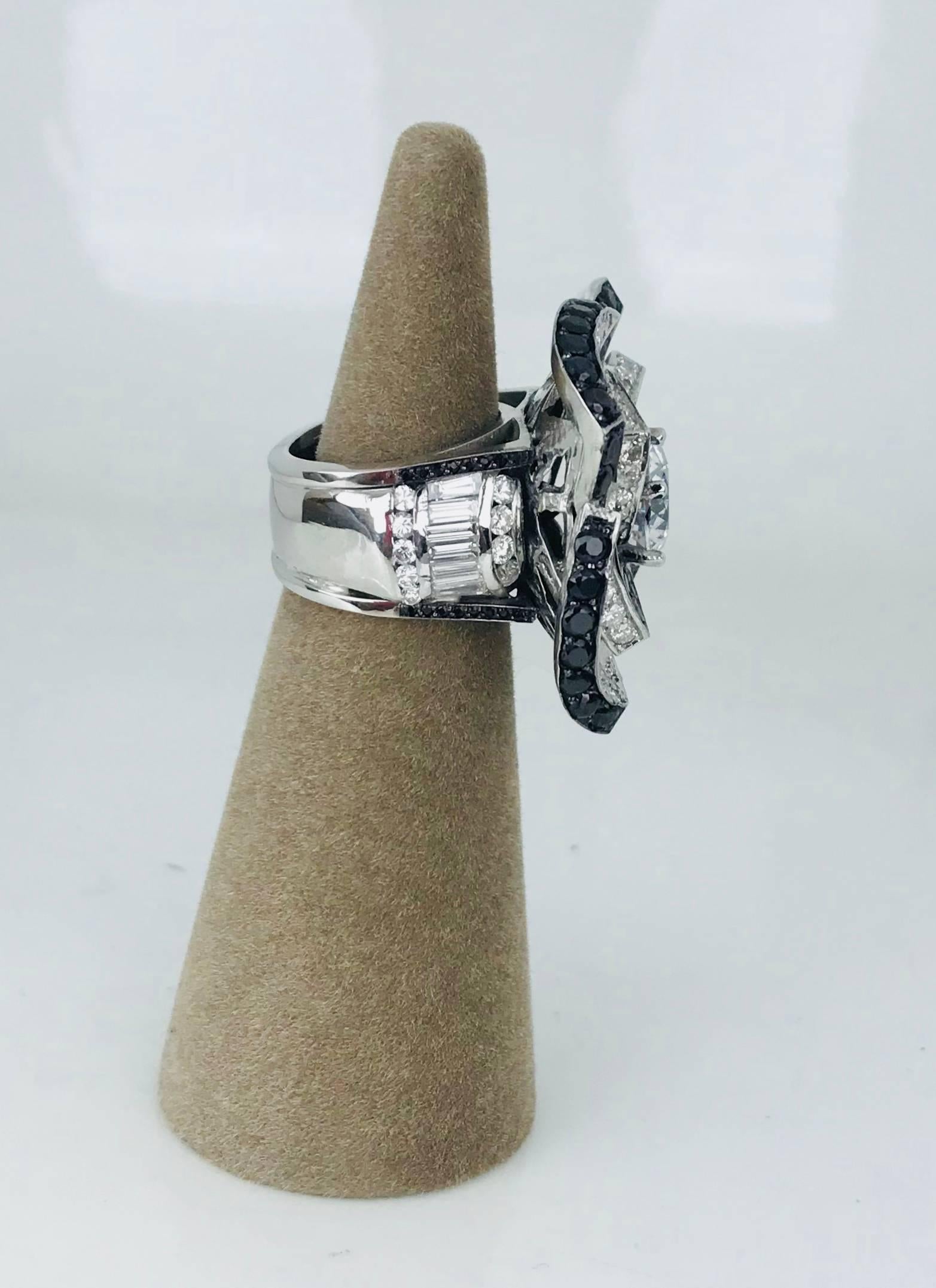 Diamond and Black Spinel Flower Ring with 7.75 Carat Diamonds, Modern Cocktail For Sale 1