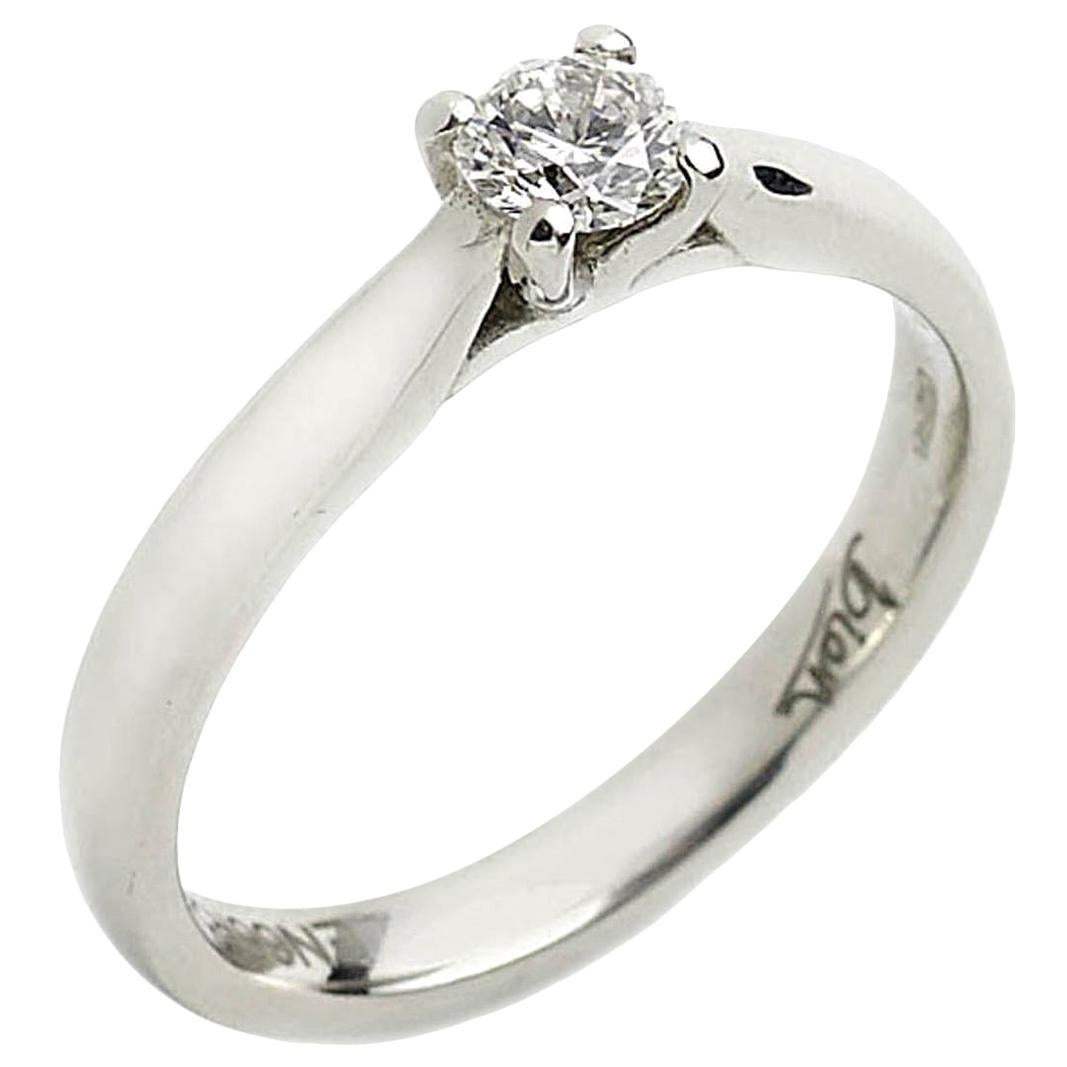 Anello solitario in platino con diamante da 0,25 carati