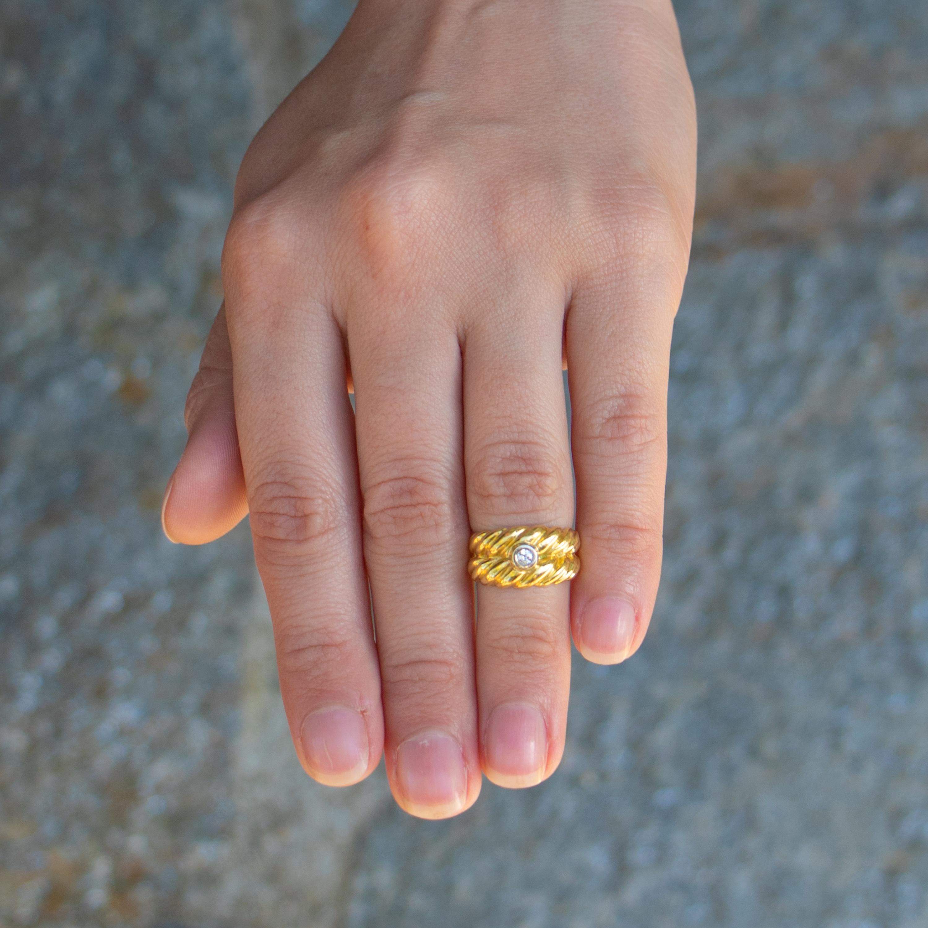 Women's or Men's Diamond .05 Carat 18 Karat Yellow Gold Ring
