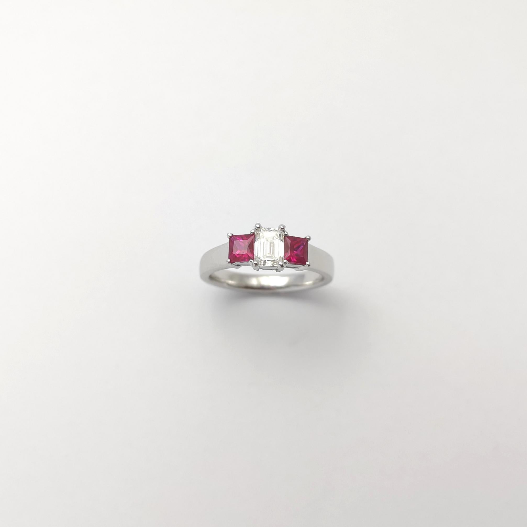 Anello con diamante 0,56 e rubino con montatura in platino 950 in vendita 4