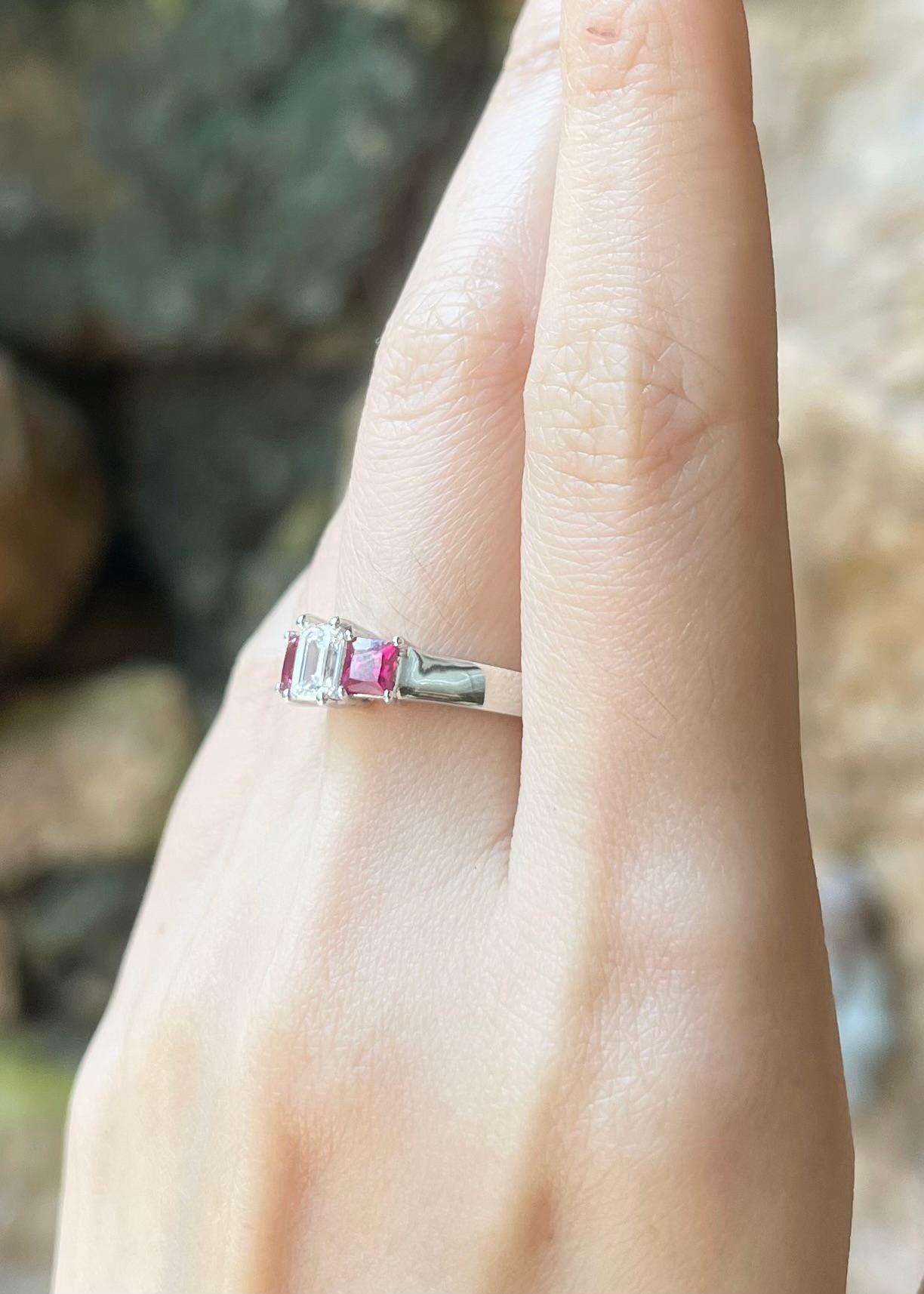 Anello con diamante 0,56 e rubino con montatura in platino 950 In condizioni Nuovo in vendita a Bangkok, TH