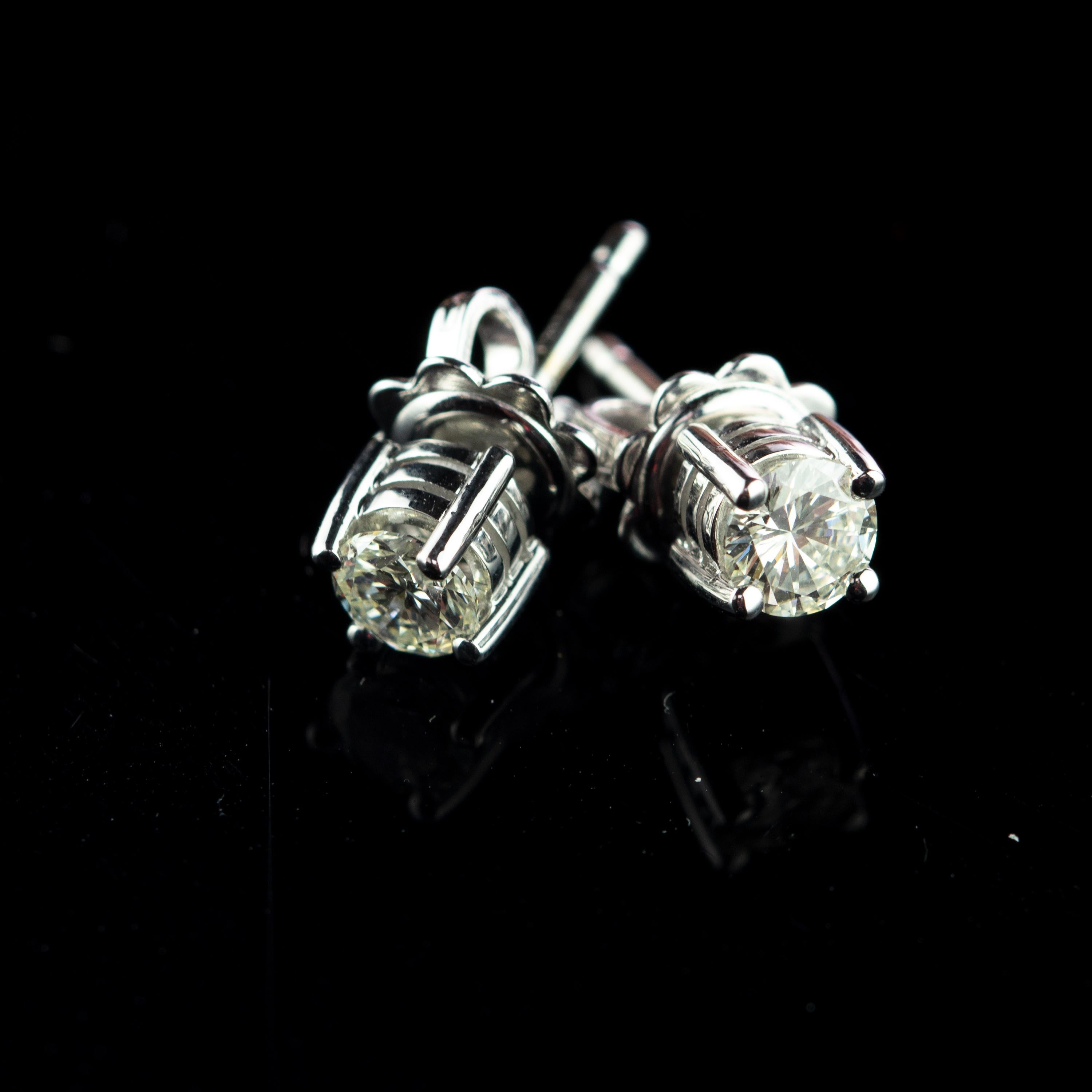 Revival Diamond 0.67 Carat 18 Karat White Gold Intini Engagement Italian Stud Earrings For Sale