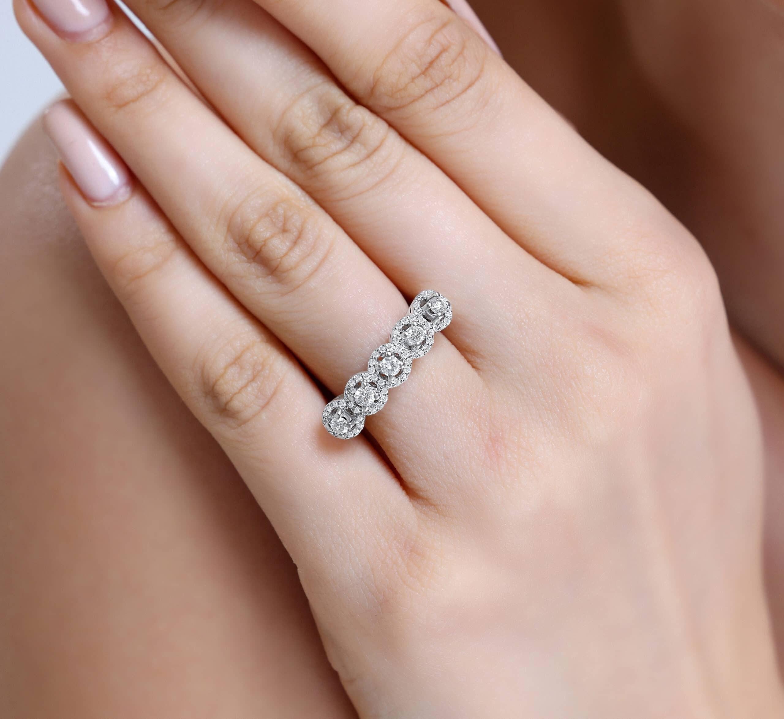 Product Details :

• Made to Order

• Gold Kt: 14kt

• Available Gold Colors: Rose Gold, Yellow Gold, White Gold

• Gold GR:3.10GR

• 0.70ct Natural Diamond

• Diamond Color-Clarity: F-G Color VS/SI Clarity

• Comes with Jewelry Certificate

• Ready