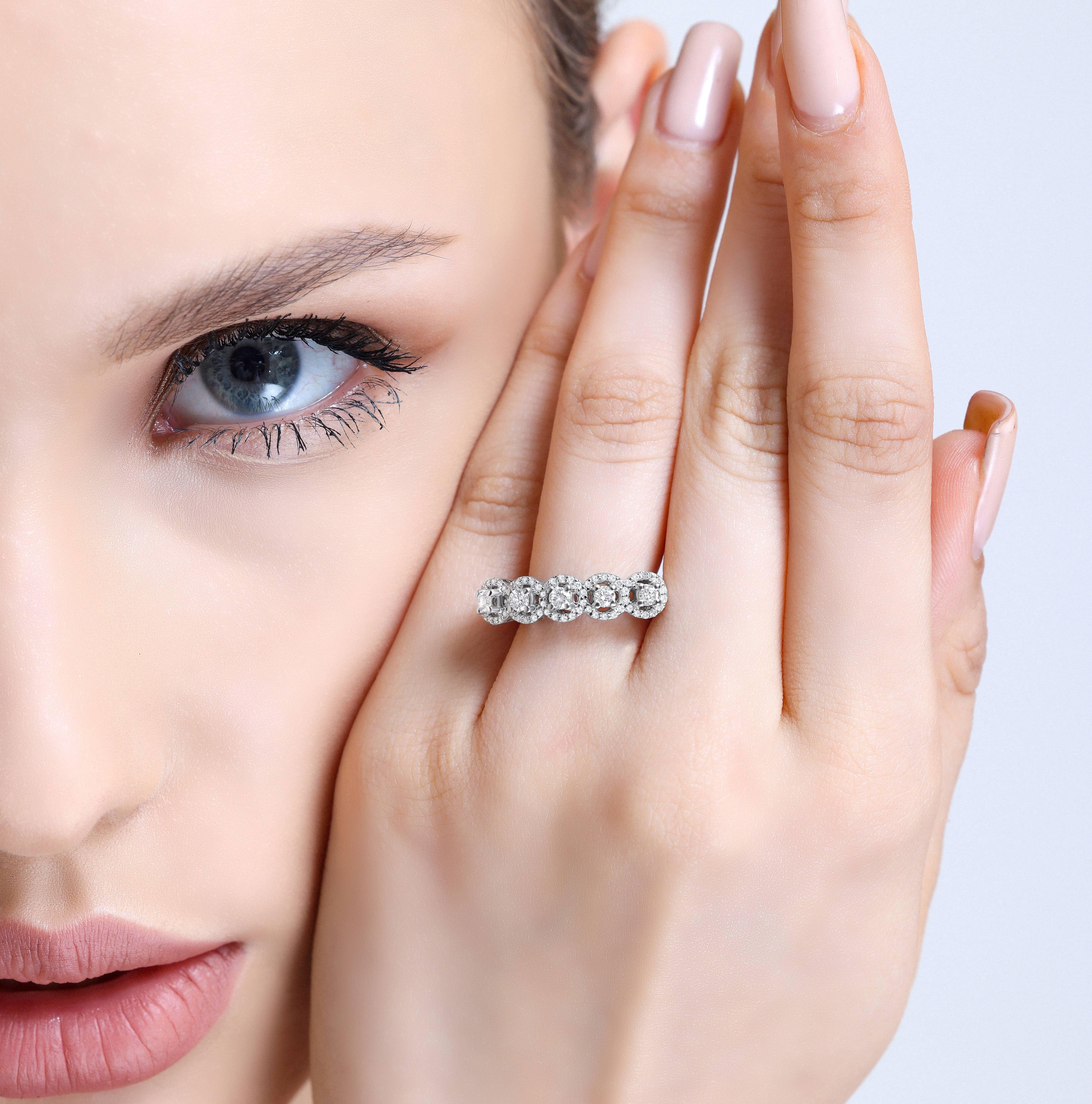Modern Diamond 0.70ct Wedding Band on 14Kt Solid Gold For Sale