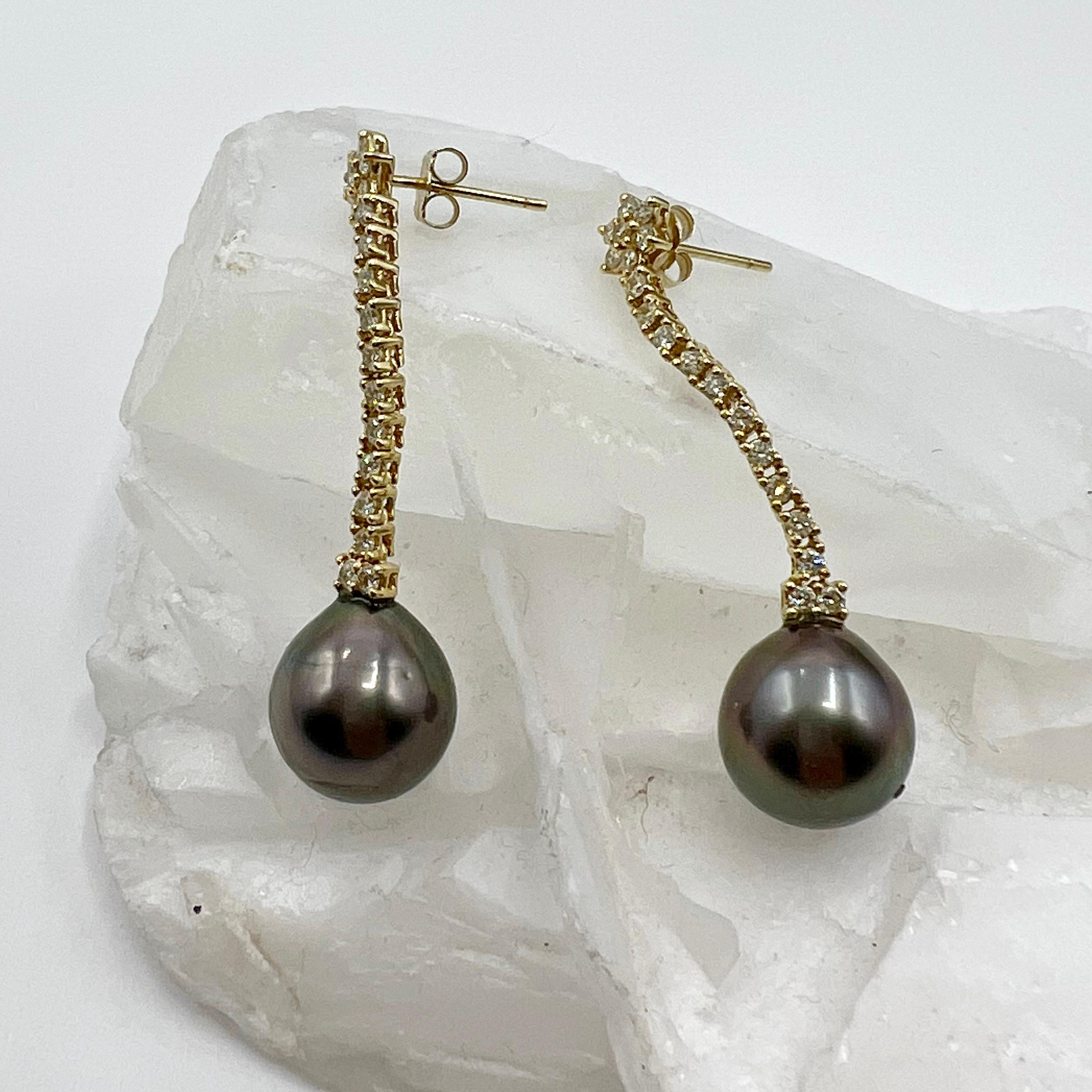 Diamond 0.76 TW Carats and Tahitian Pearl Drop Post  Earrings In Excellent Condition For Sale In Berkeley, CA