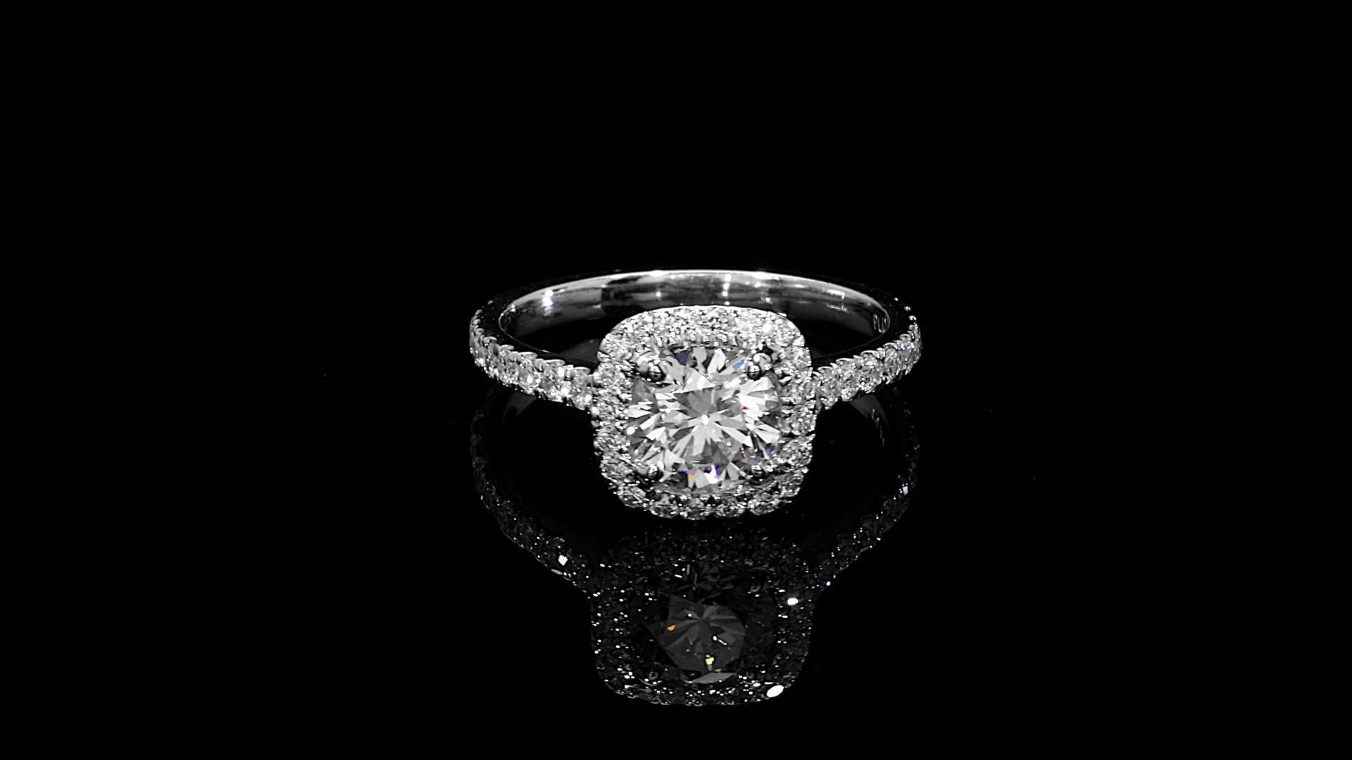 Modern Diamond 1.03 Carat Engagement Ring Set in Platinum 
