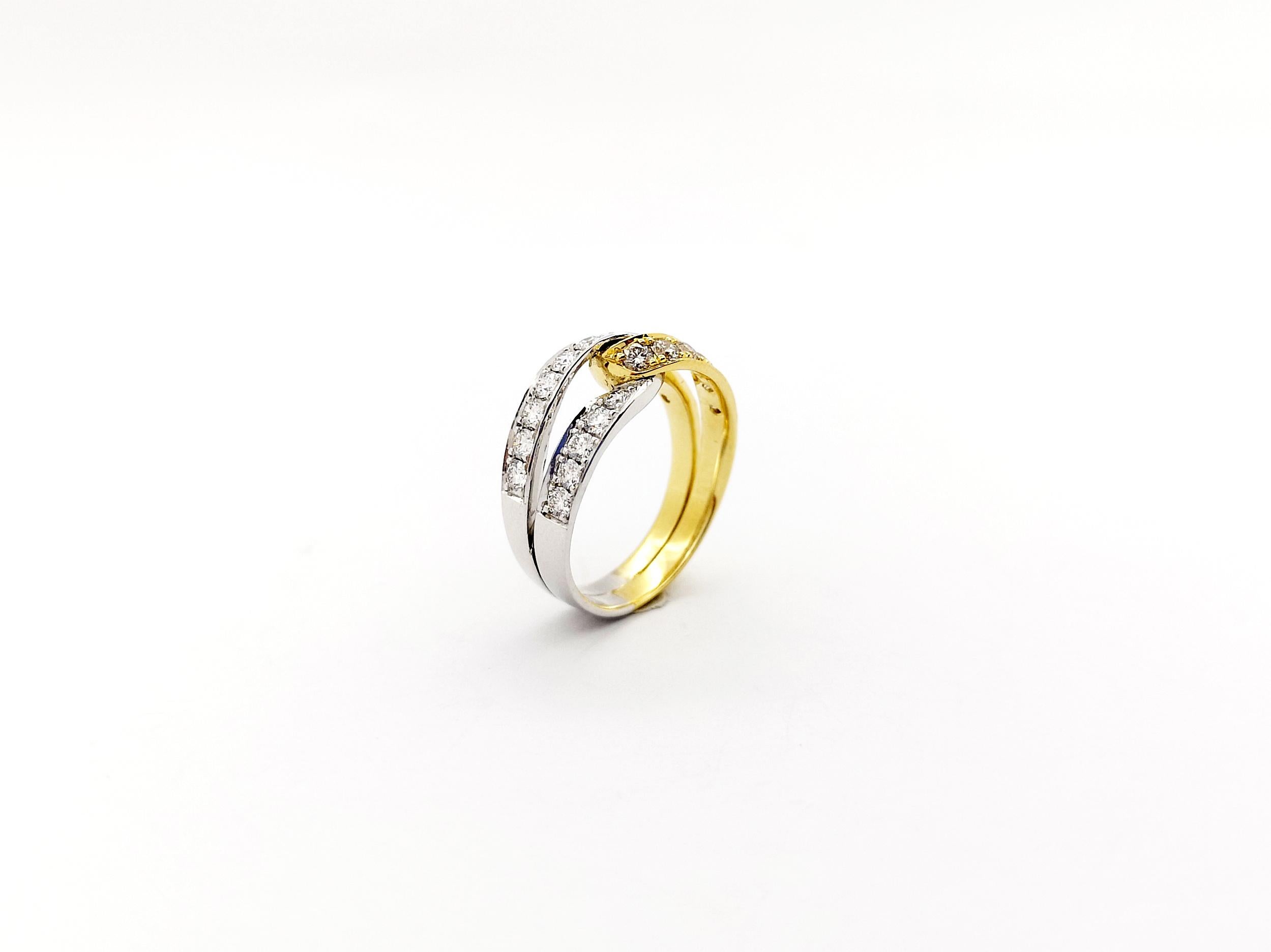 Diamond 1.06 carats Ring set in 18K White/Yellow Gold Settings For Sale 6