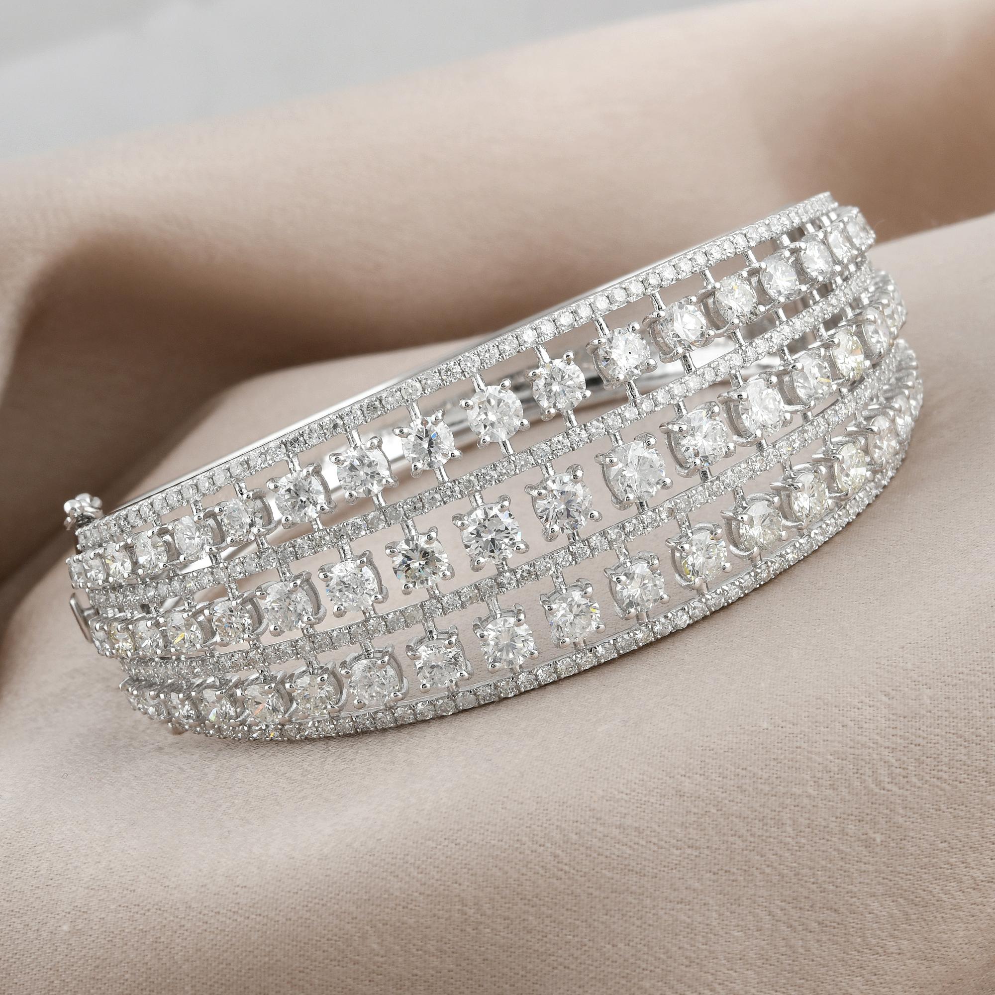 Bracelet manchette large en or blanc 14 carats diamant 12.25 Carat SI/H Round Neuf - En vente à Diera, Dubai