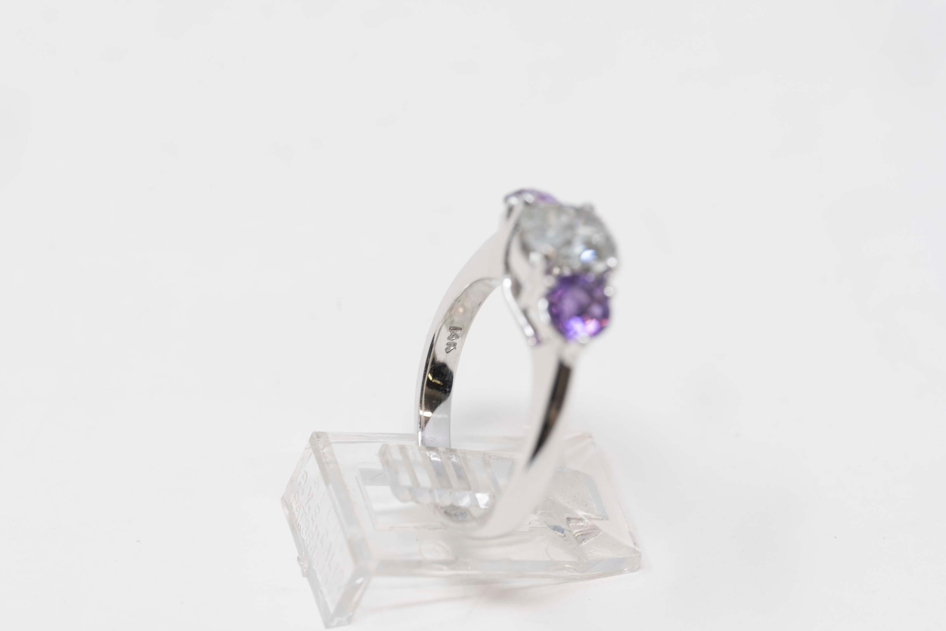 Diamond 1.3 Karat & Amethyst 14k White Gold Ring In Excellent Condition For Sale In Montreal, QC