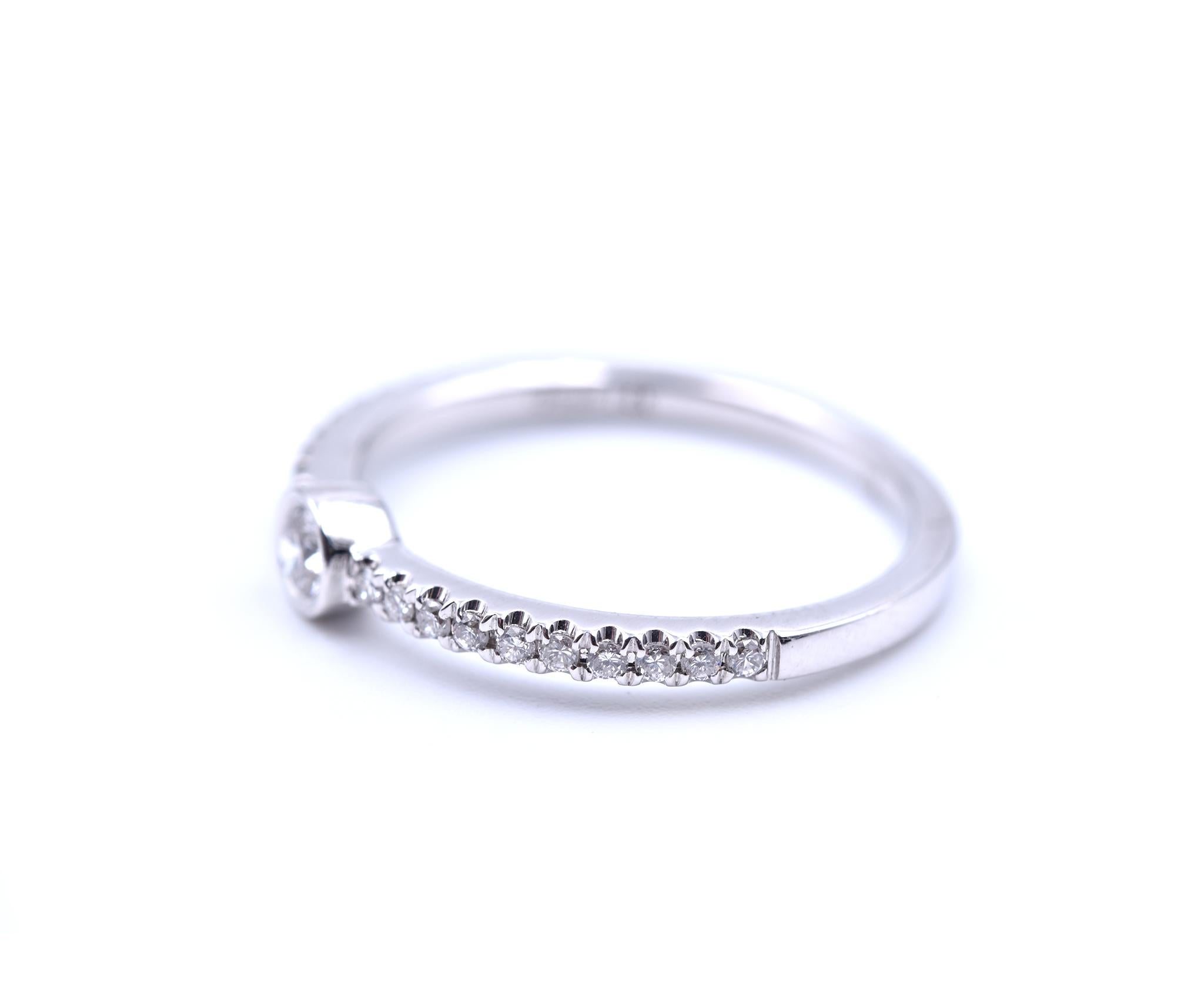 Round Cut Diamond 14 Karat White Gold Band Ring For Sale