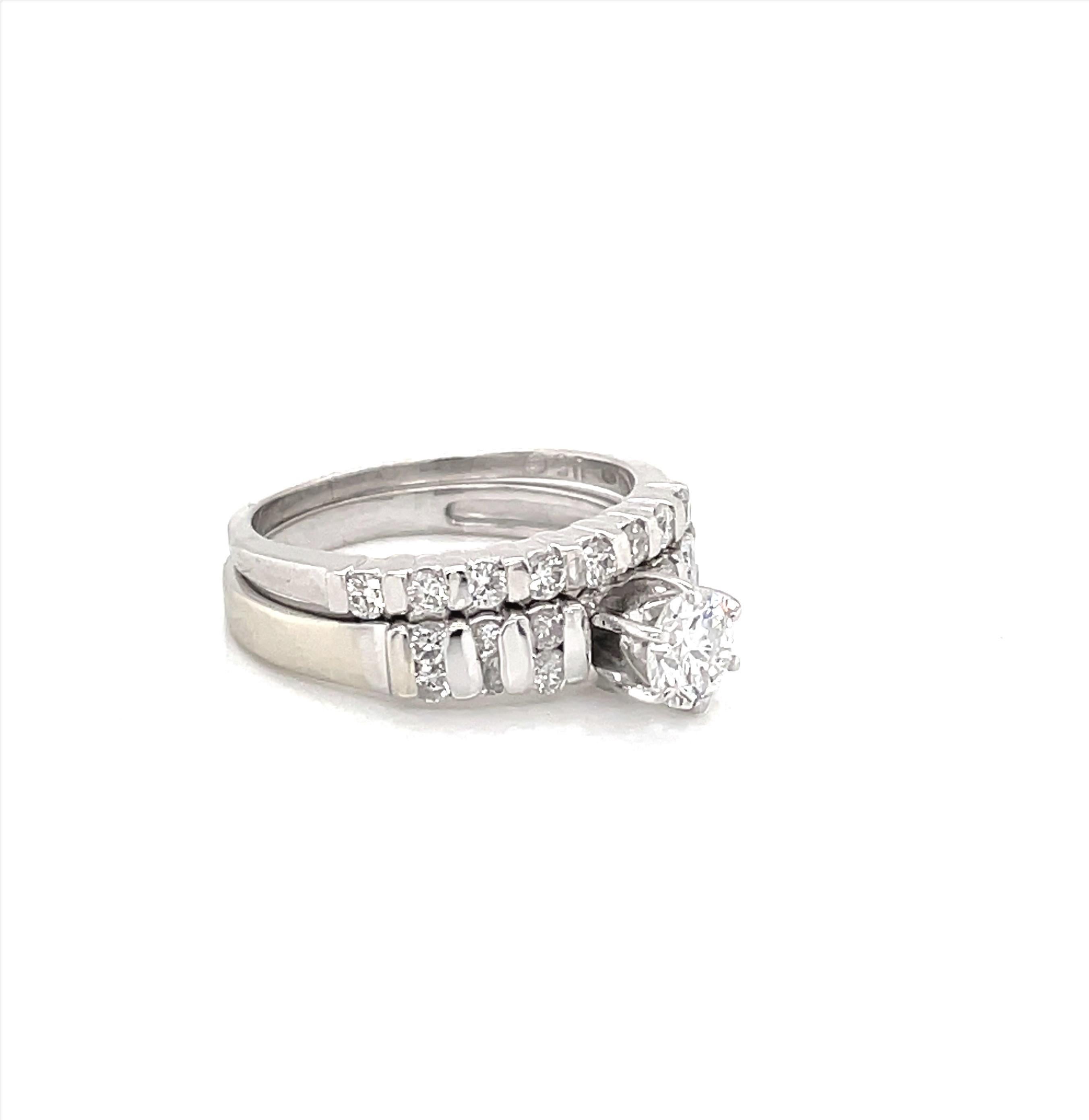 Round Cut Diamond 14 Karat White Gold Bridal Ring Set For Sale