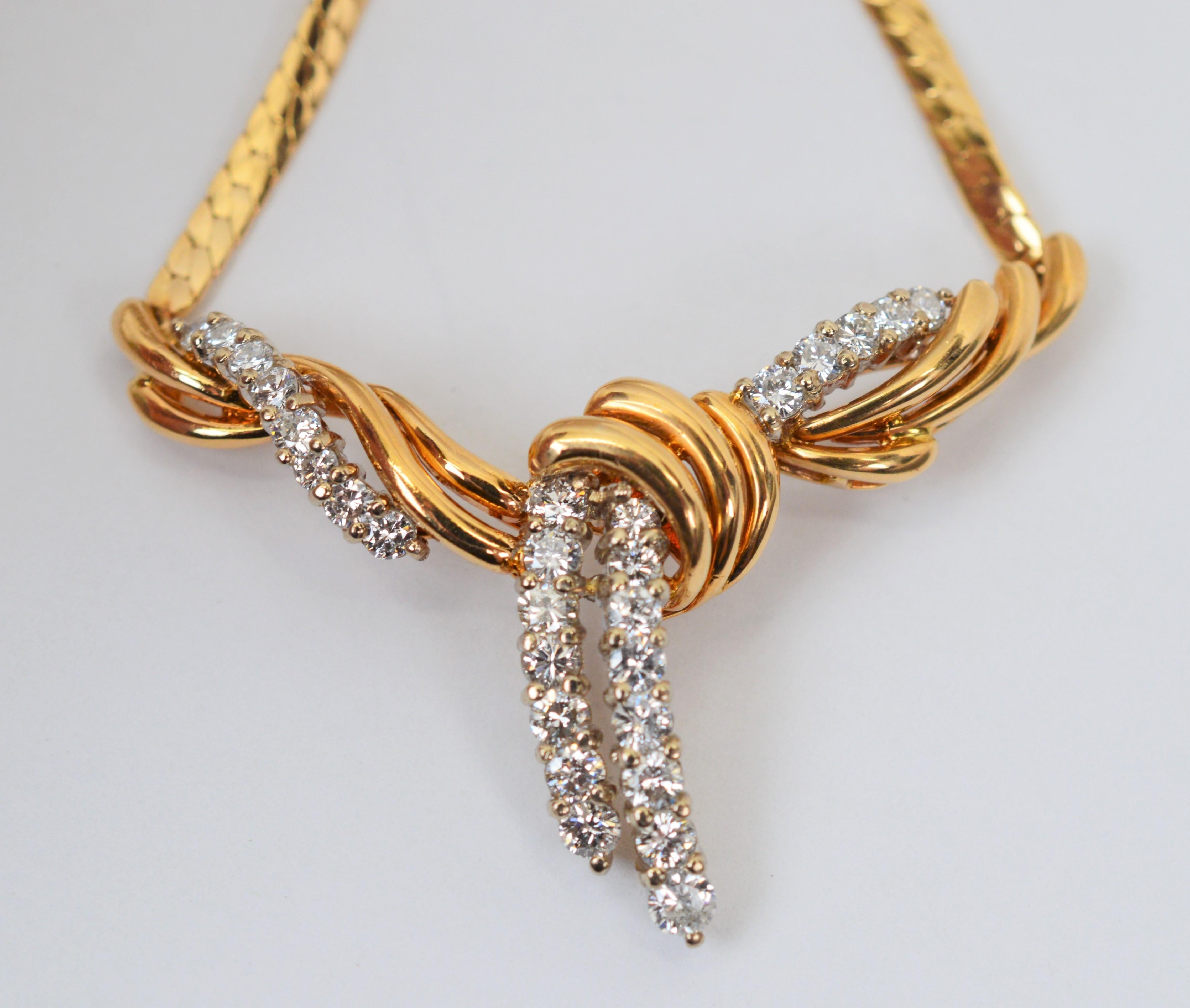 Diamond 14 Karat Yellow Gold Lariat Pendant Collar Necklace In Excellent Condition For Sale In Mount Kisco, NY