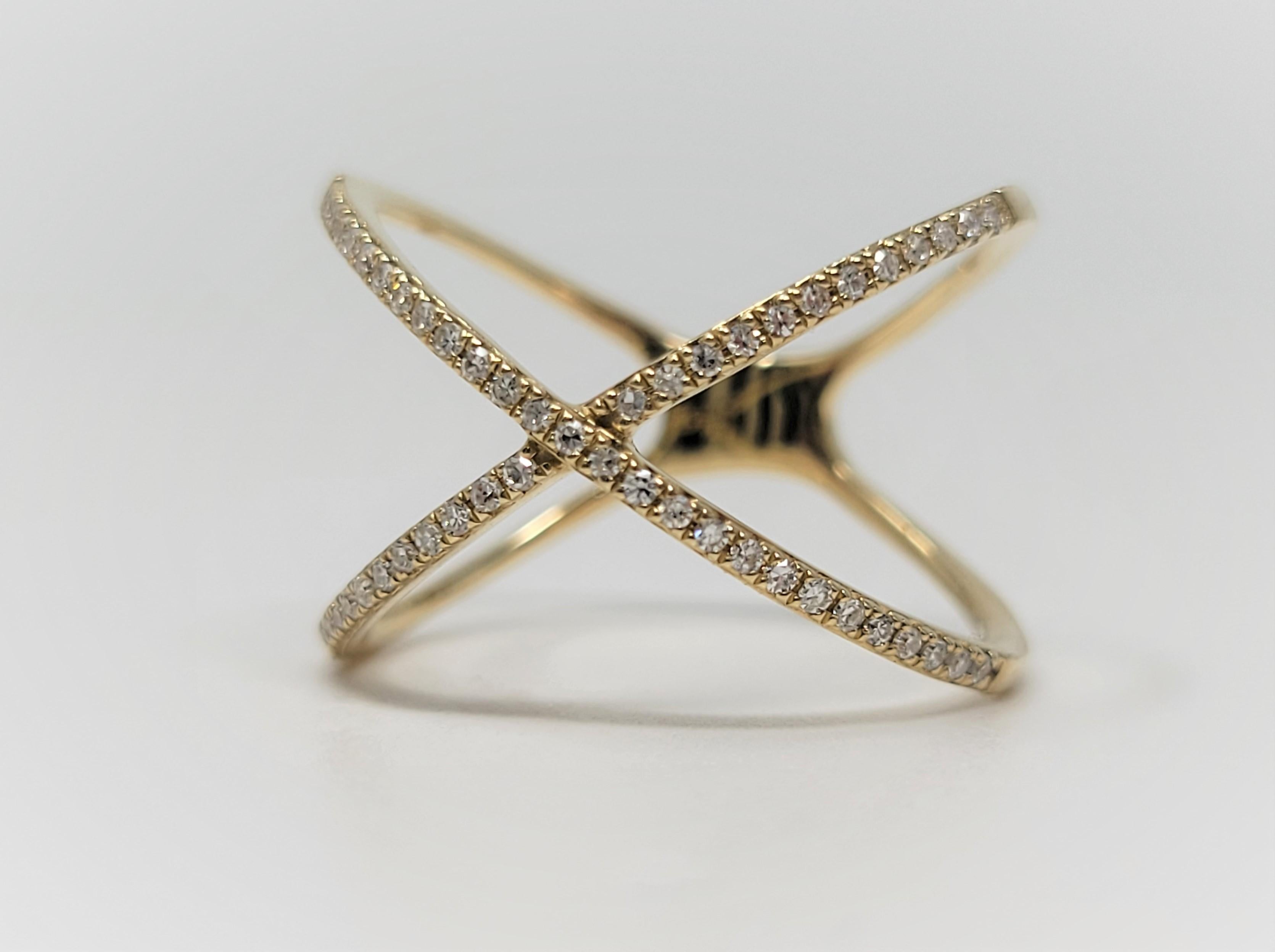 Diamond 14 Karat Yellow Gold X Ring In New Condition For Sale In Dallas, TX
