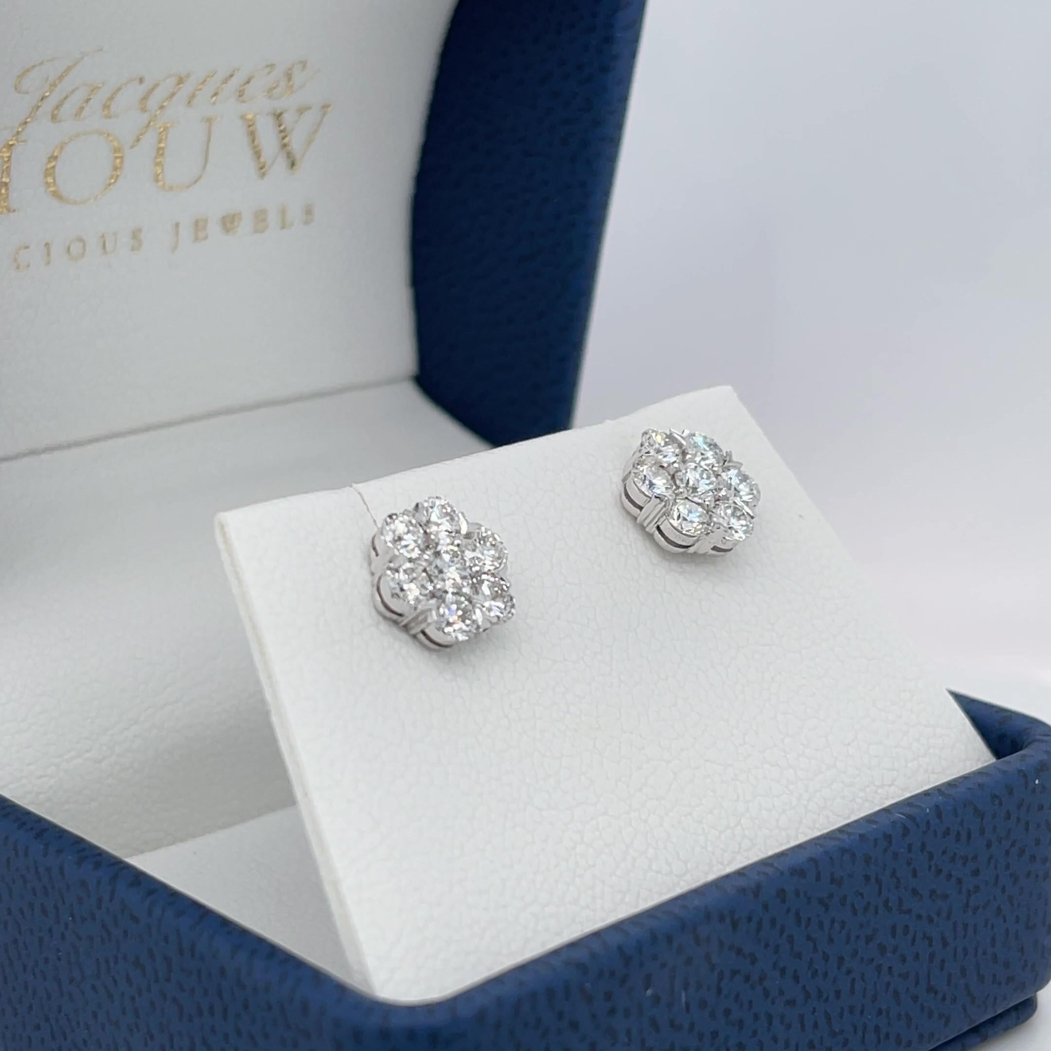 Round Cut Diamond 1.40 Carats Flower Stud Earrings For Sale