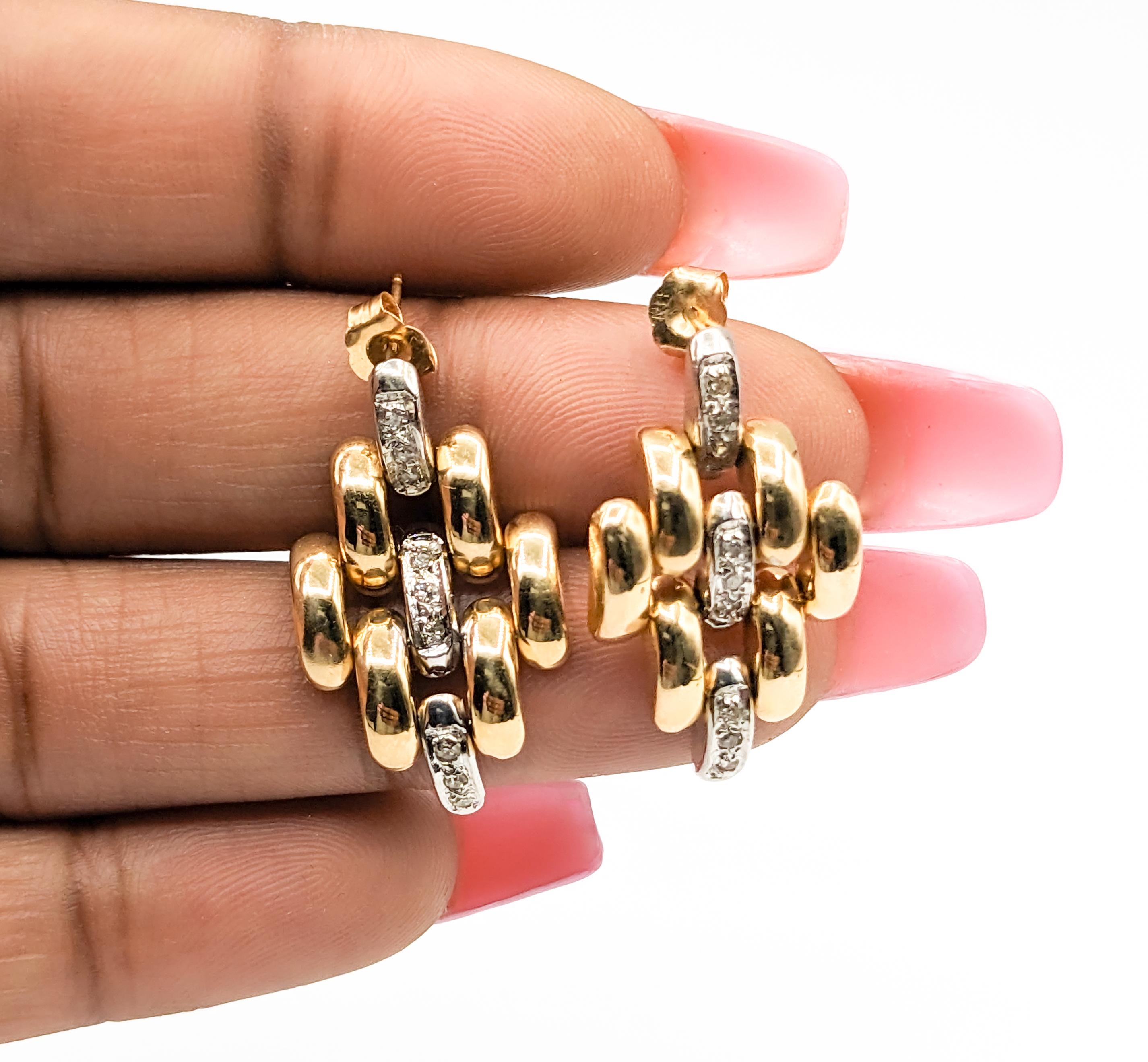 Diamond & 14K Gold Panther Link Earrings zin TZwo-Tone Gold For Sale 4