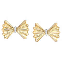 0,02 ct Diamant-Fächer-Bogen-Ohrstecker aus 14-karätigem Gelbgold