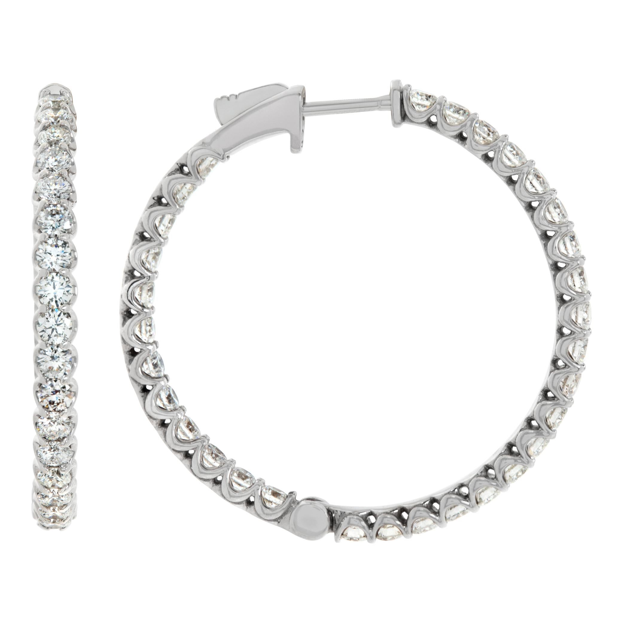 Diamond 14k white gold hoops In Excellent Condition For Sale In Surfside, FL