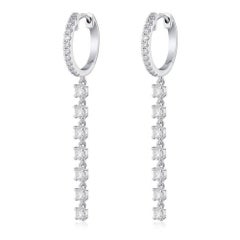 Pendientes de gota de cadena Huggie de oro blanco de 14 quilates con diamantes