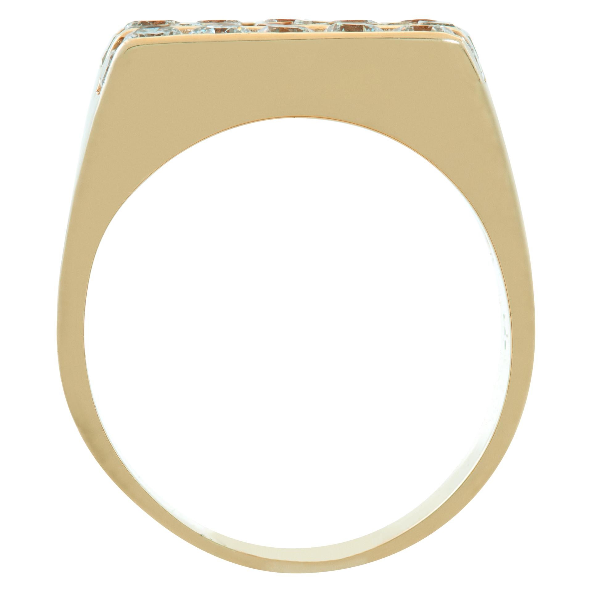 Men's Diamond 14K yellow gold ring For Sale