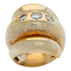 Diamond 14k yellow gold swirl ring 
