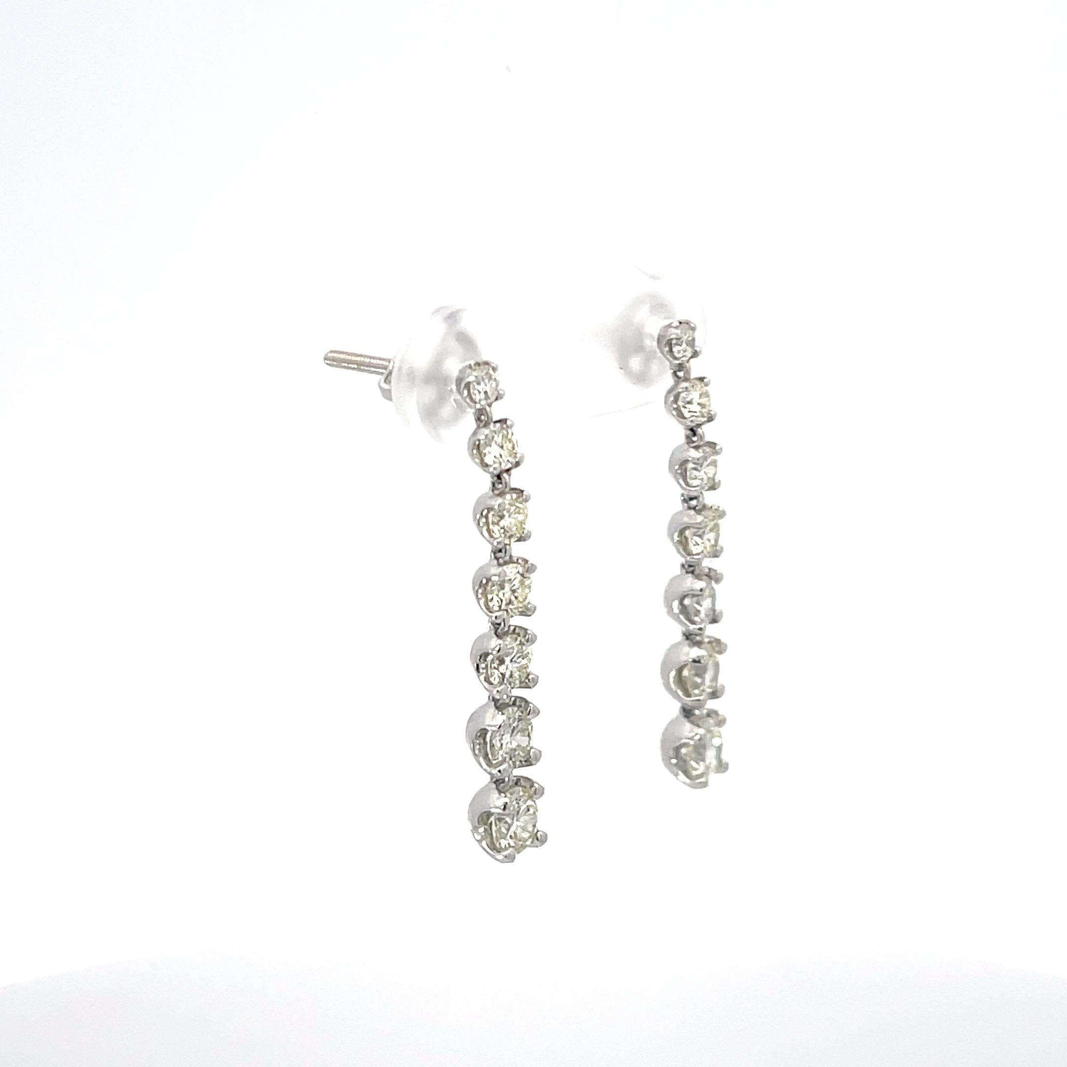 Round Cut Diamond '1.67ctw' Dangle Earrings in 14K White Gold For Sale