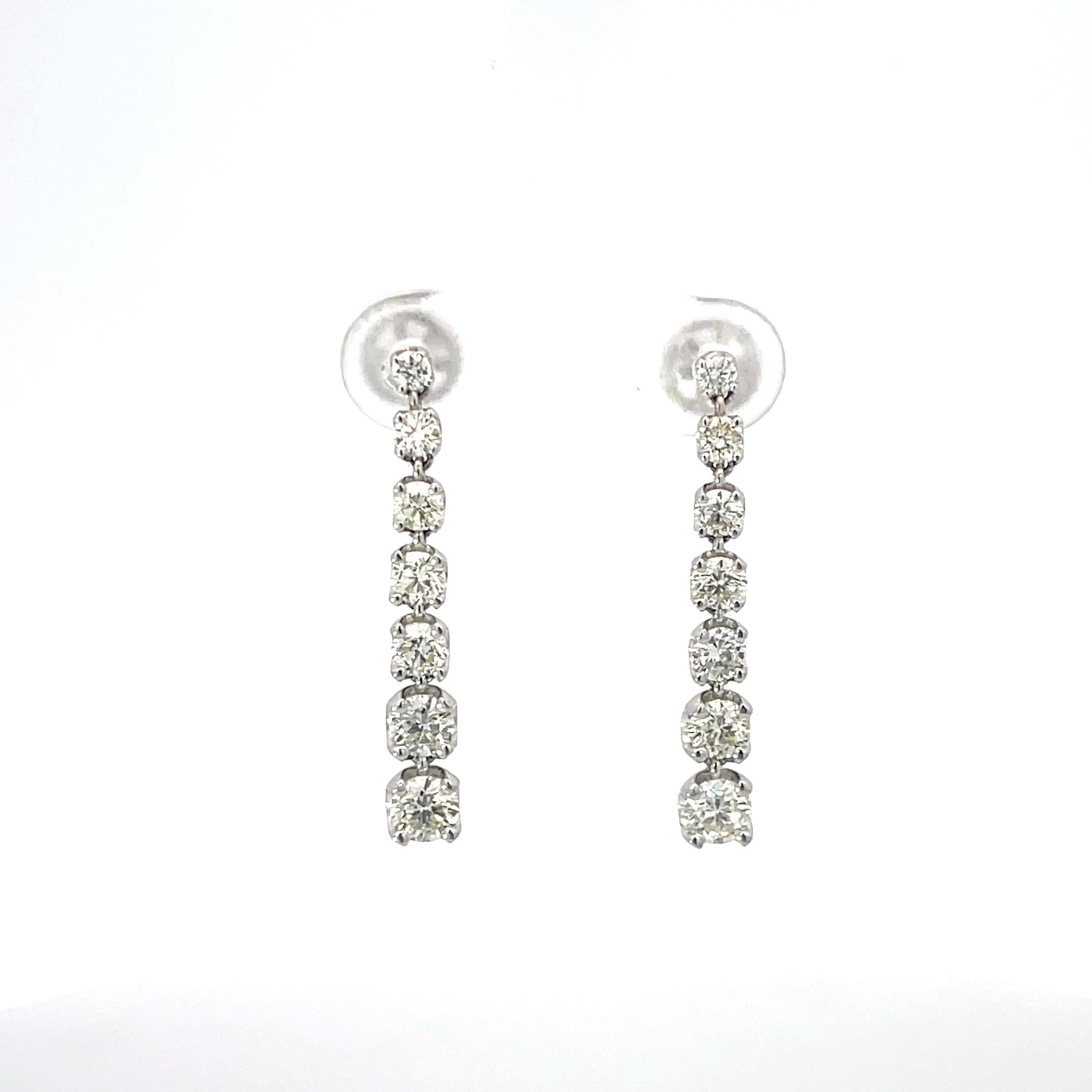 Diamond '1.67ctw' Dangle Earrings in 14K White Gold In New Condition For Sale In Dallas, TX