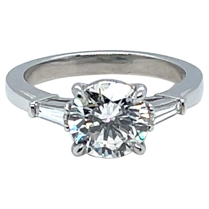 Diamond 1.72 Carats Engagement Ring with Tapered Baguettes For Sale