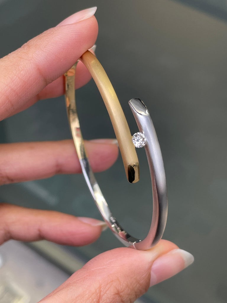 Diamond Two-Tone Crossover Bangle Bracelet White Gold / 19 cm