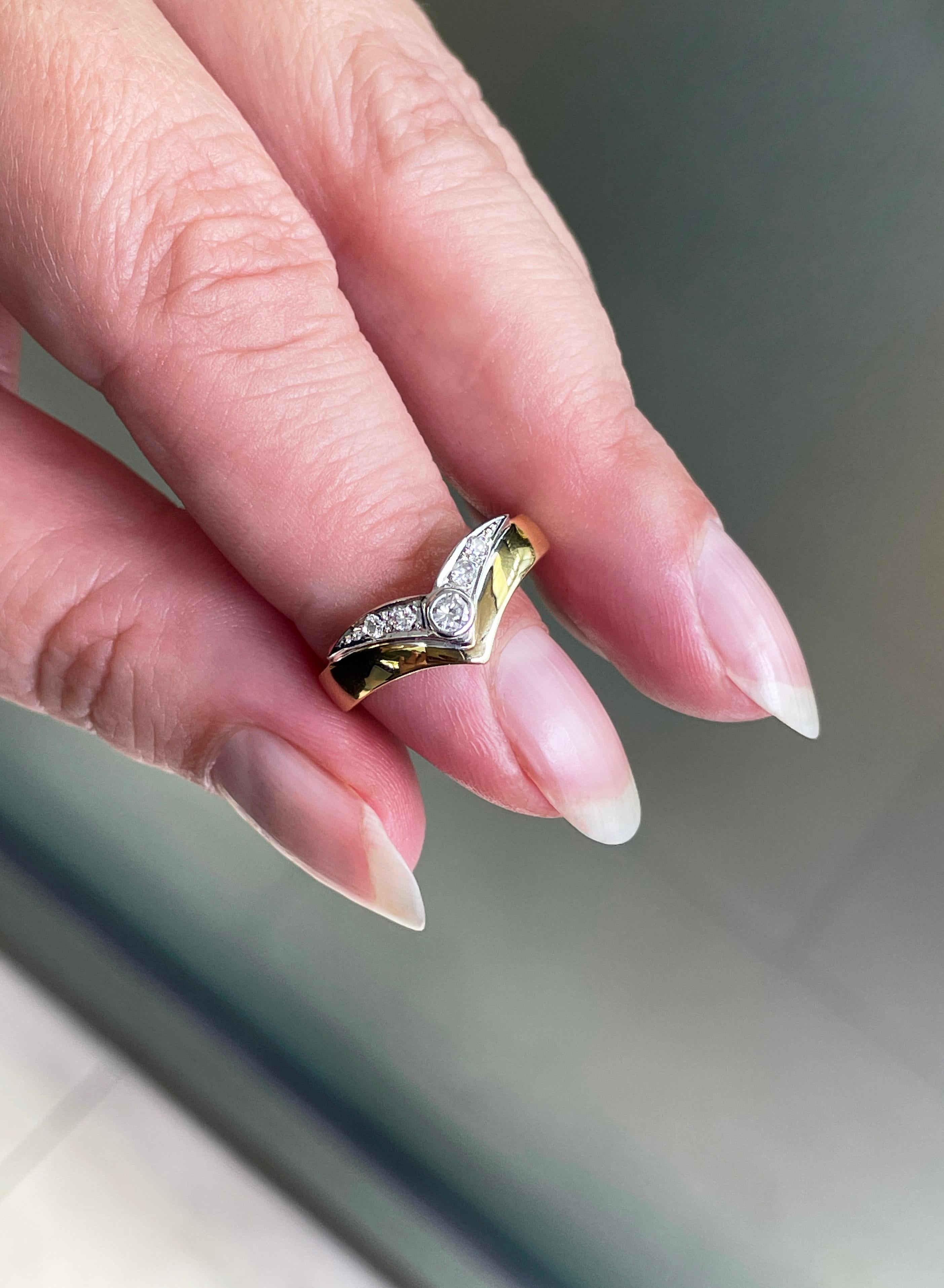18 carat gold wishbone ring