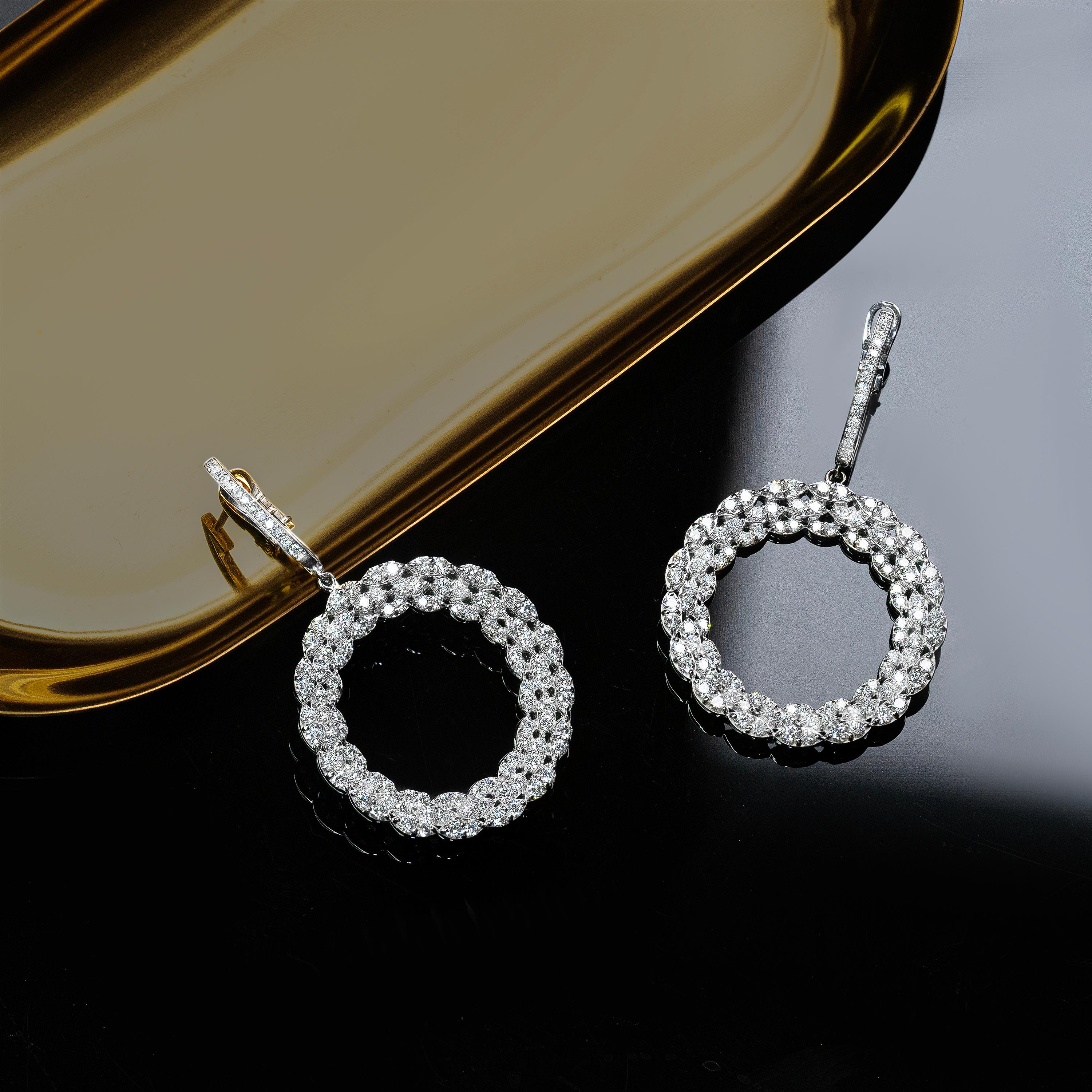 Modern Diamond 18 Carat White Gold Circle Dangle Hoop Earrings For Sale