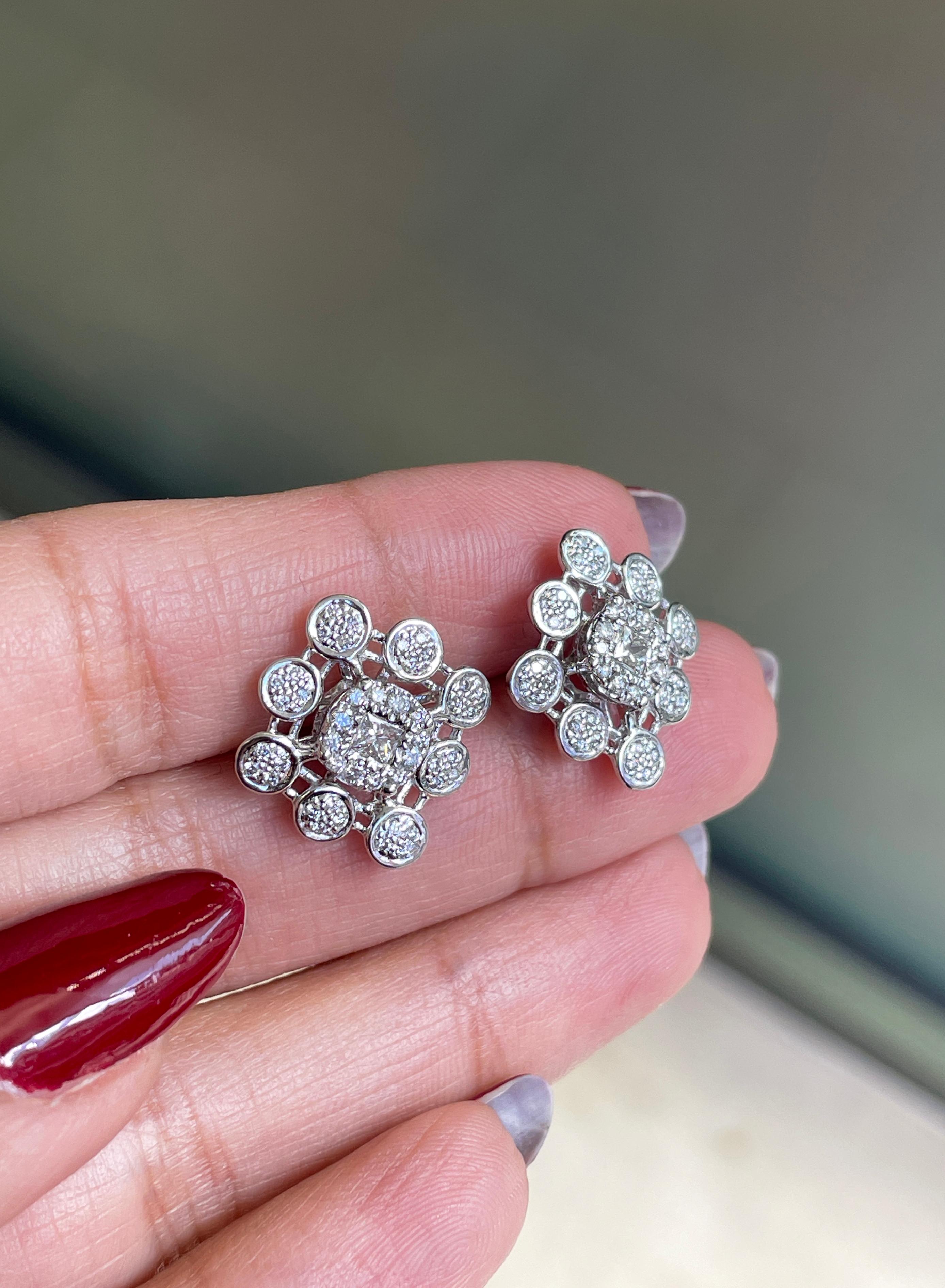 Diamond 18 Carat White Gold Cluster Stud Earrings In Excellent Condition For Sale In London, GB