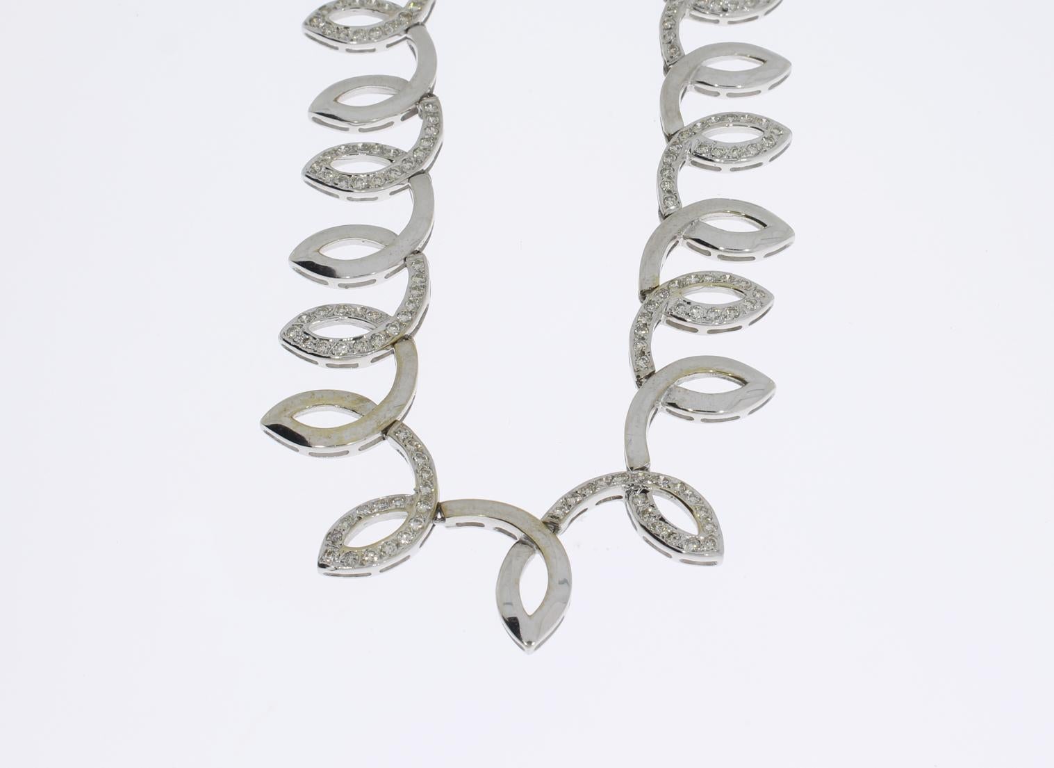 Women's Diamond 18 Carat White Gold Necklace For Sale