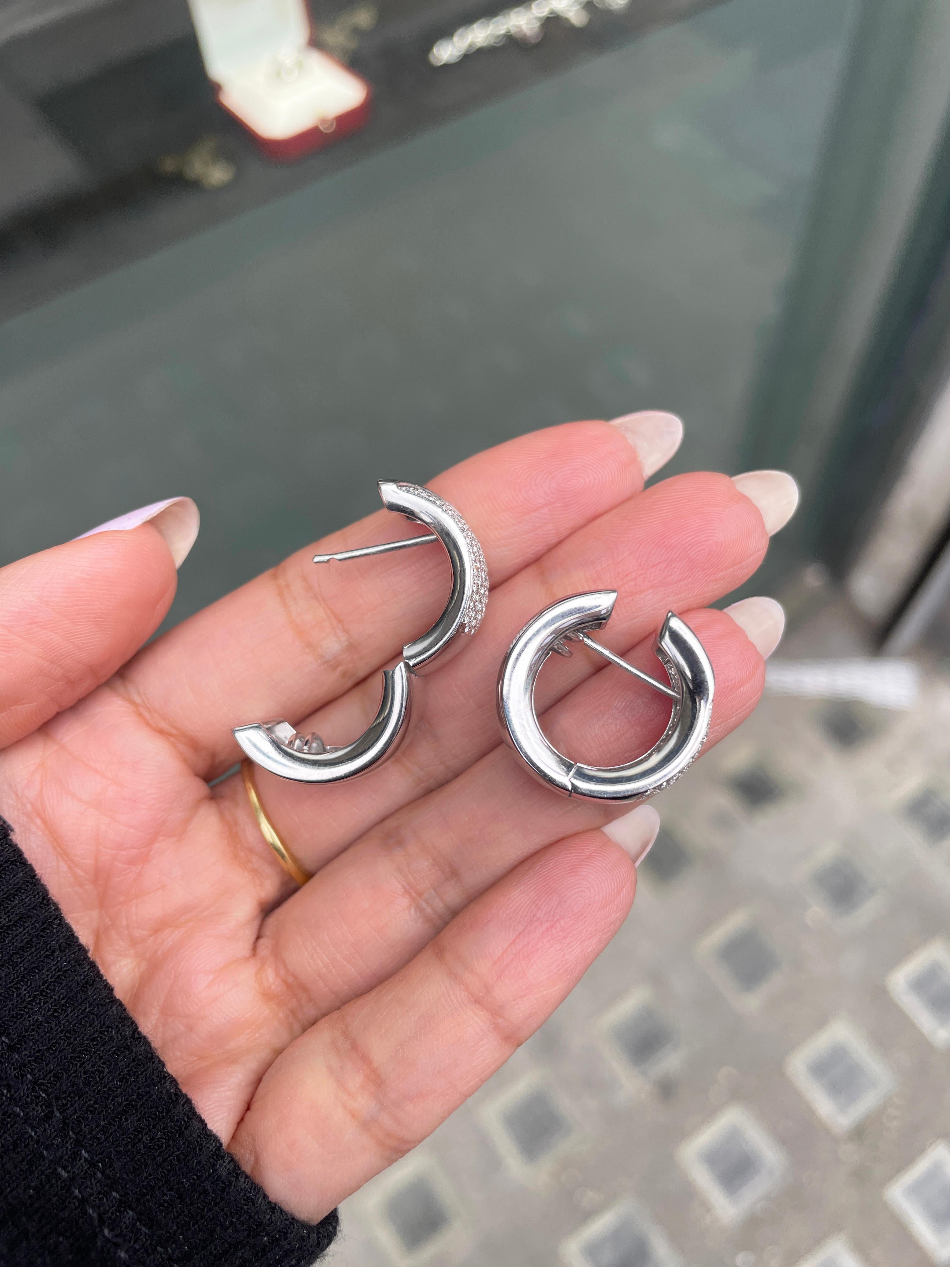 Diamond 18 Carat White Gold Wide Huggie Hoop Earrings In Excellent Condition For Sale In London, GB