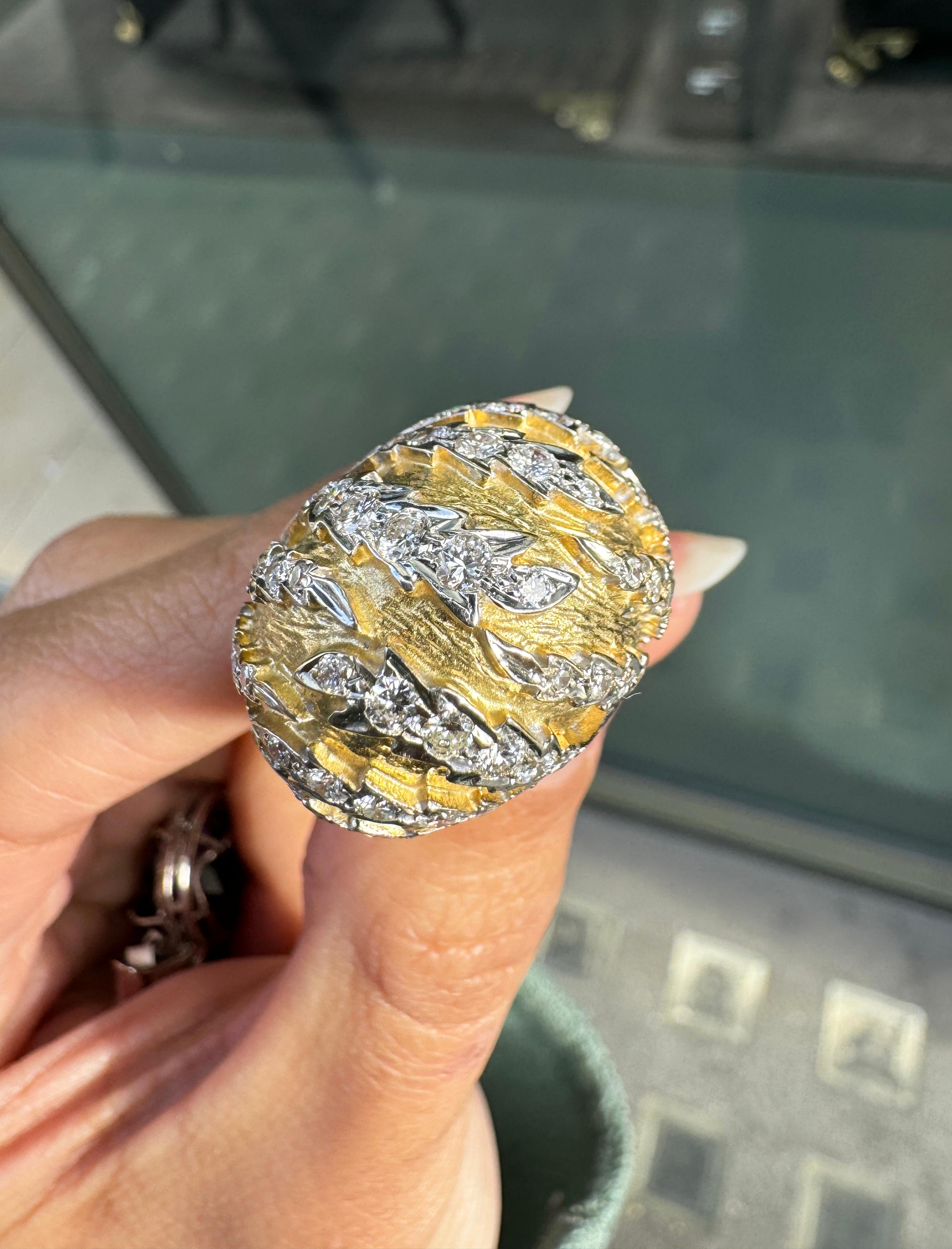 da uomo o donna Anello da cocktail con diamante a cupola bombata in oro giallo e bianco da 18 carati in vendita