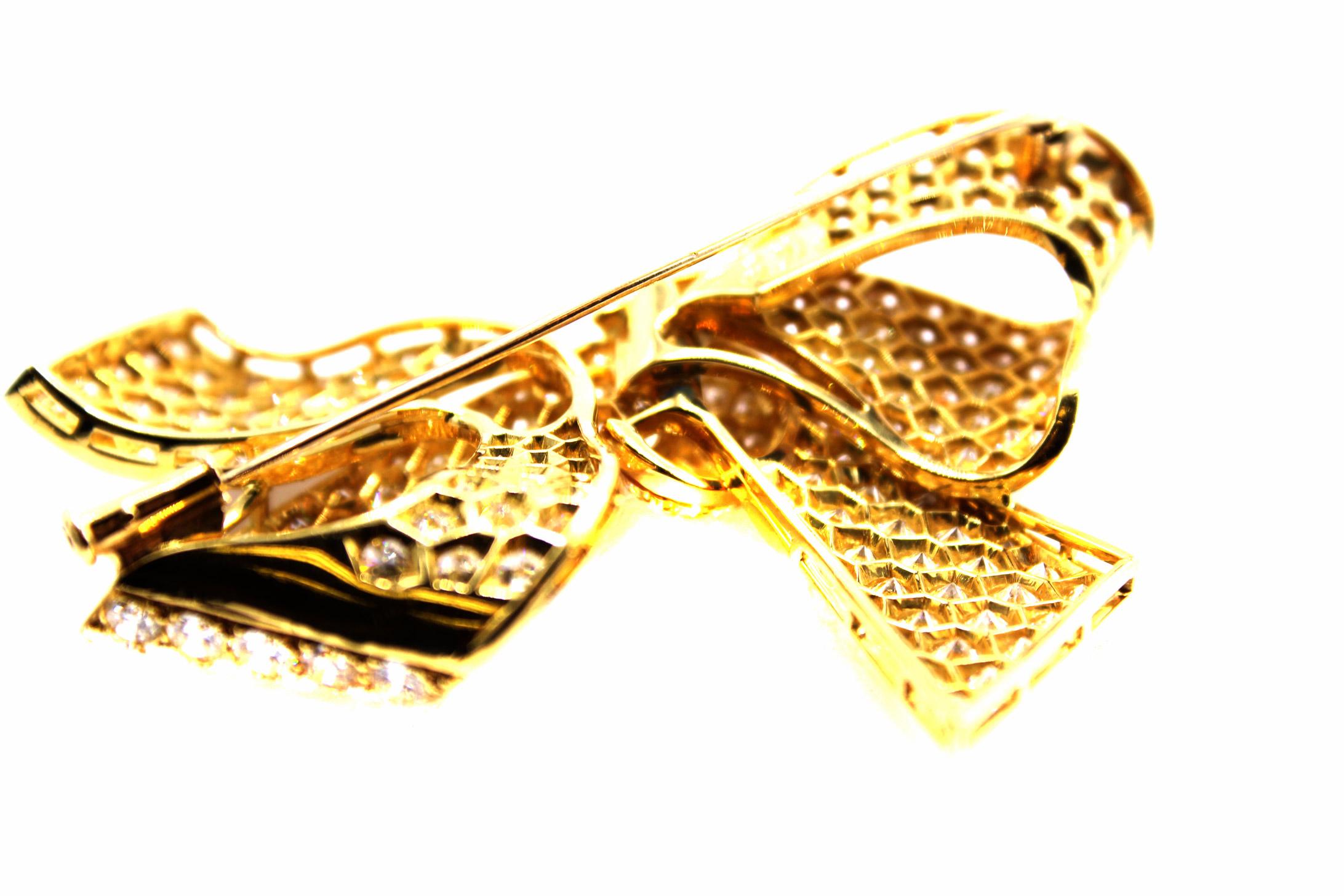 Women's or Men's Diamond 18 Karat Gold Bow Brooch For Sale