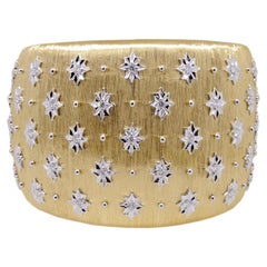 Diamond 18 Karat Gold Cuff Bracelet in Florentine Finish, Prime Goddess Cuff