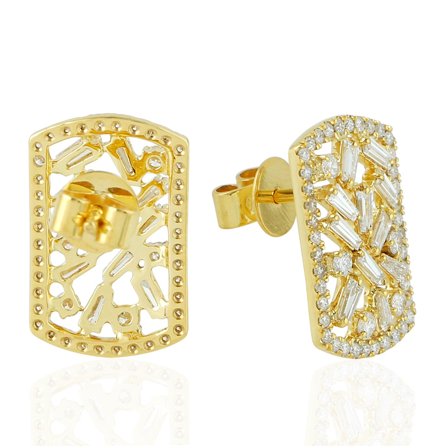 Contemporary Diamond 18 Karat Gold Stud Earrings For Sale