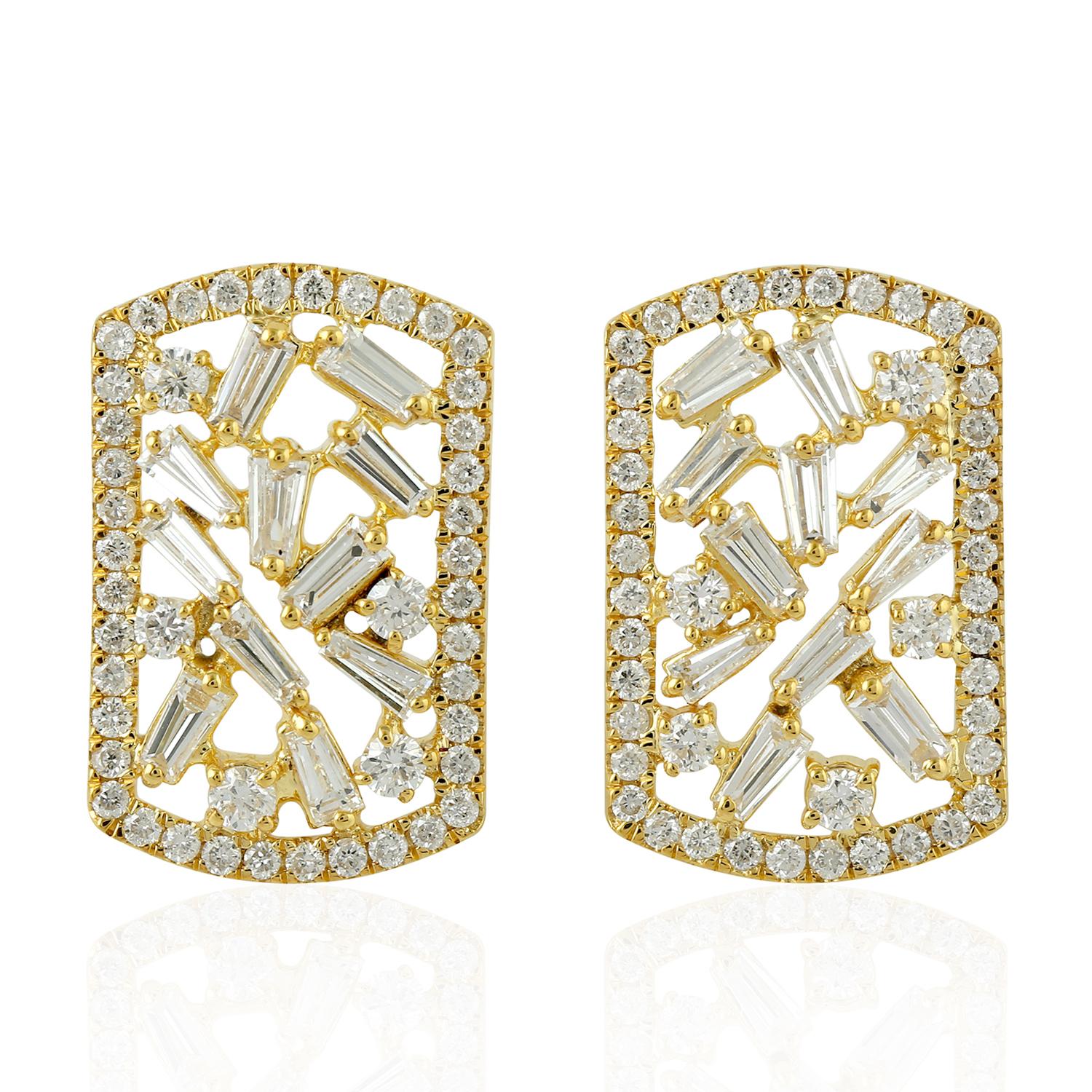 Baguette Cut Diamond 18 Karat Gold Stud Earrings For Sale