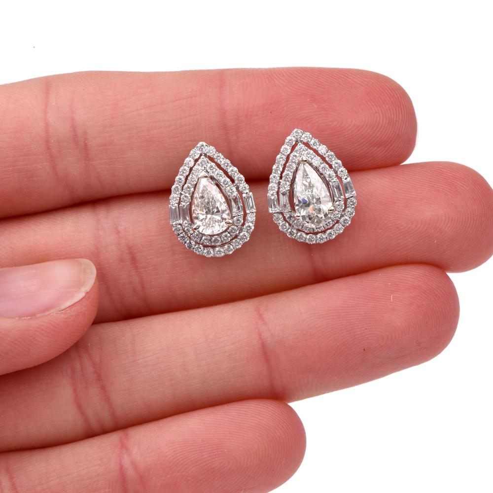 Women's or Men's Diamond 18 Karat Pear Shape Diamond Stud Gold Earrings