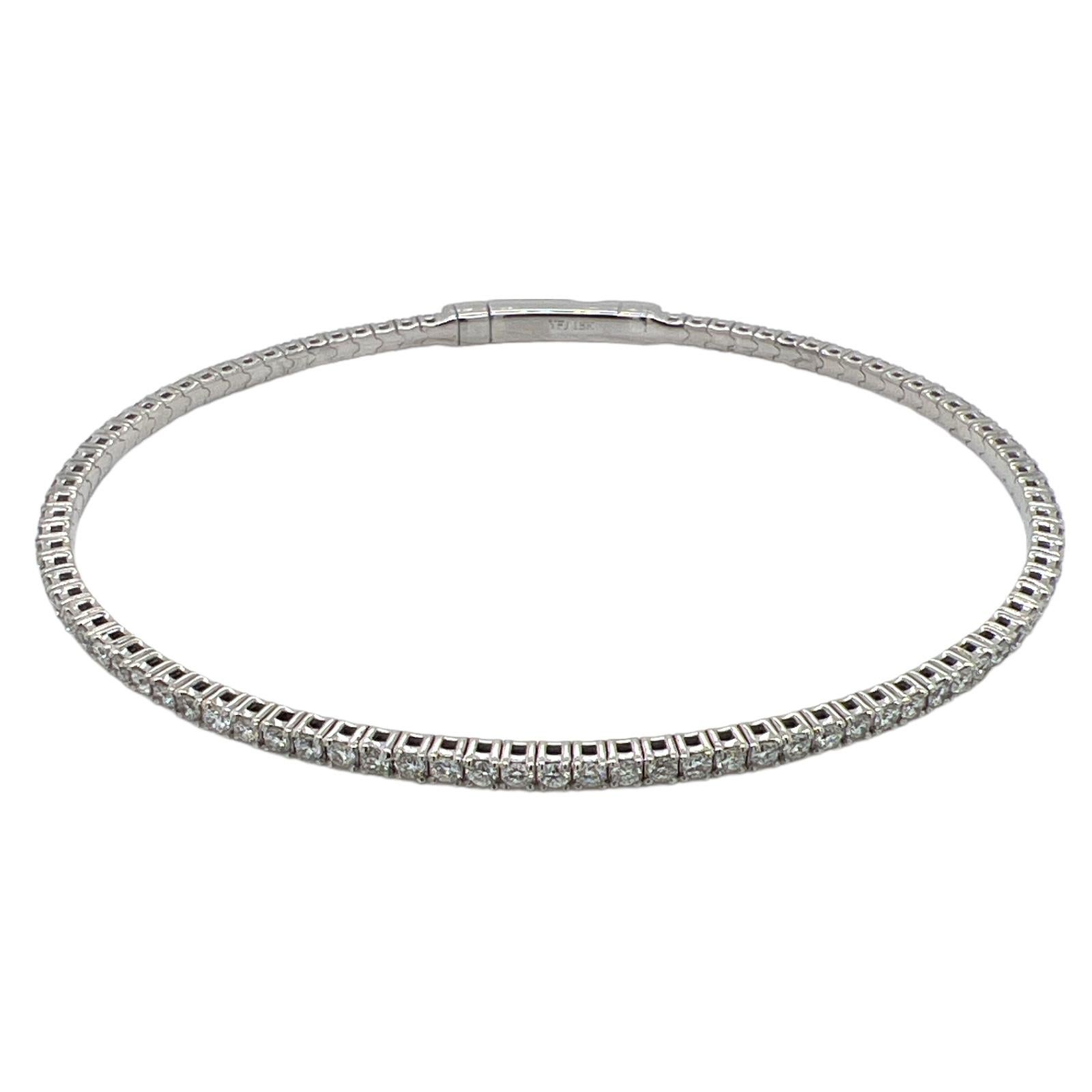 Round Cut Diamond 18 Karat White Gold Flexible Stackable Modern Bangle Bracelet